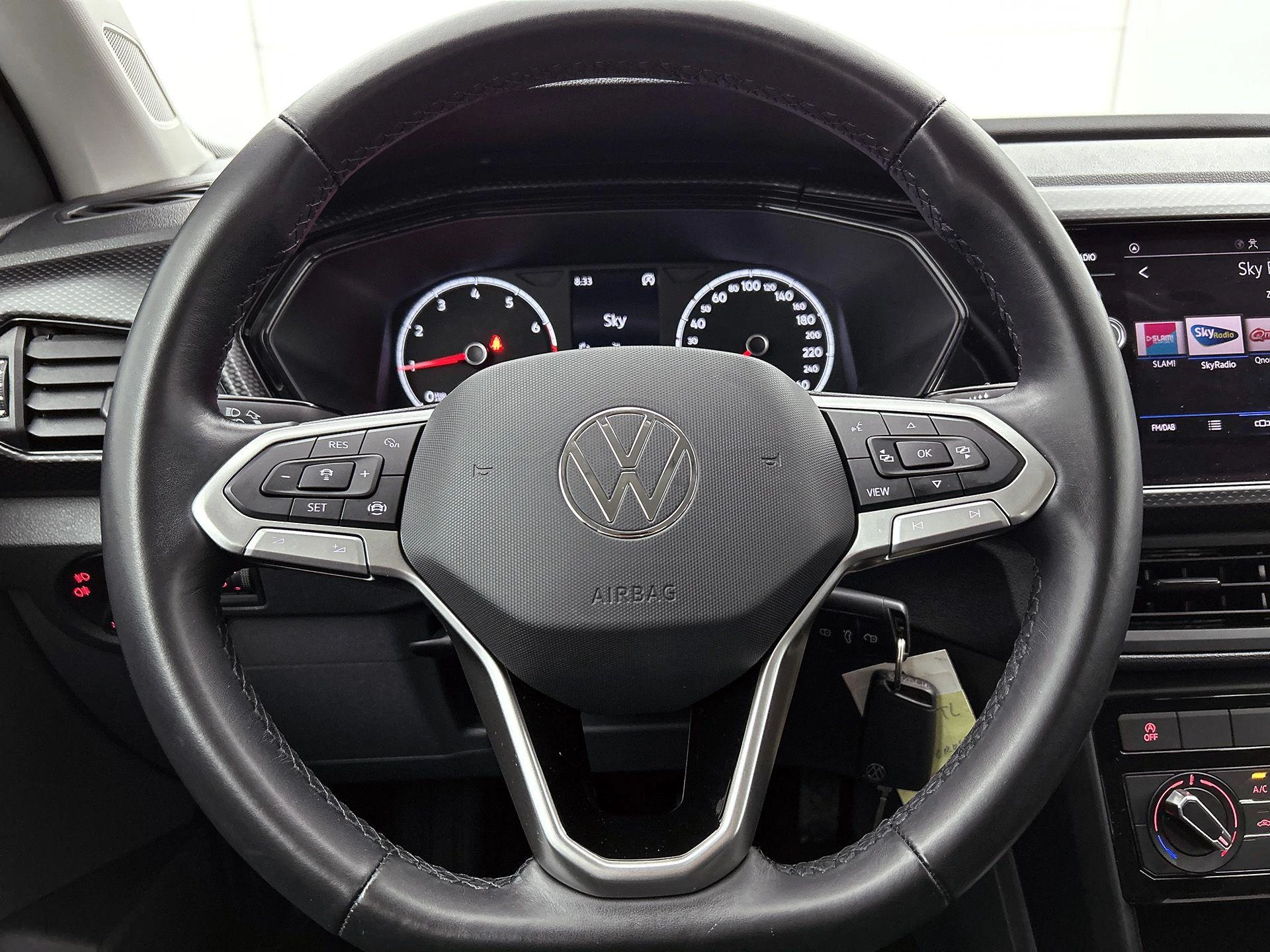 Volkswagen-T-Cross-image-27