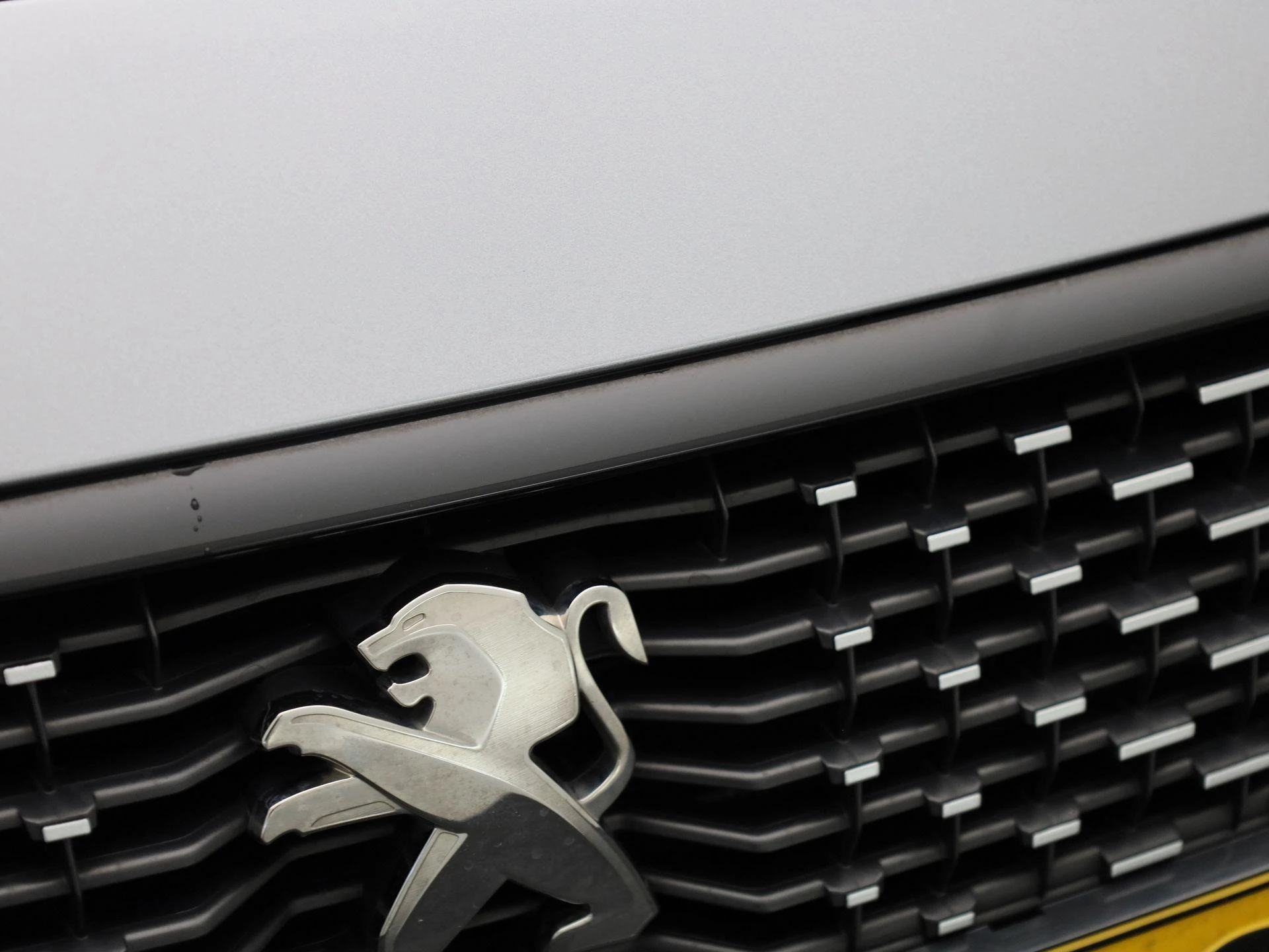 Peugeot-e-208-image-31