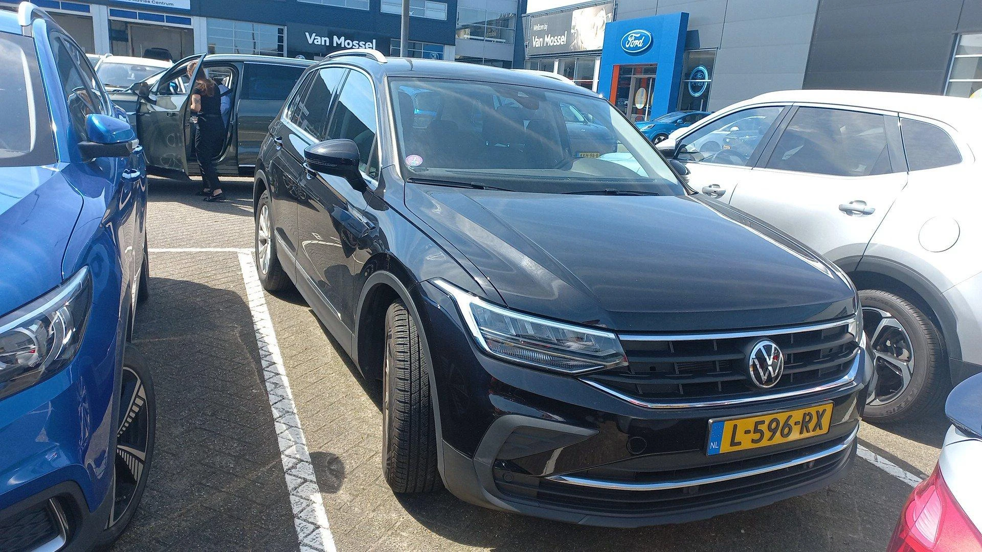 Volkswagen-Tiguan-image-4