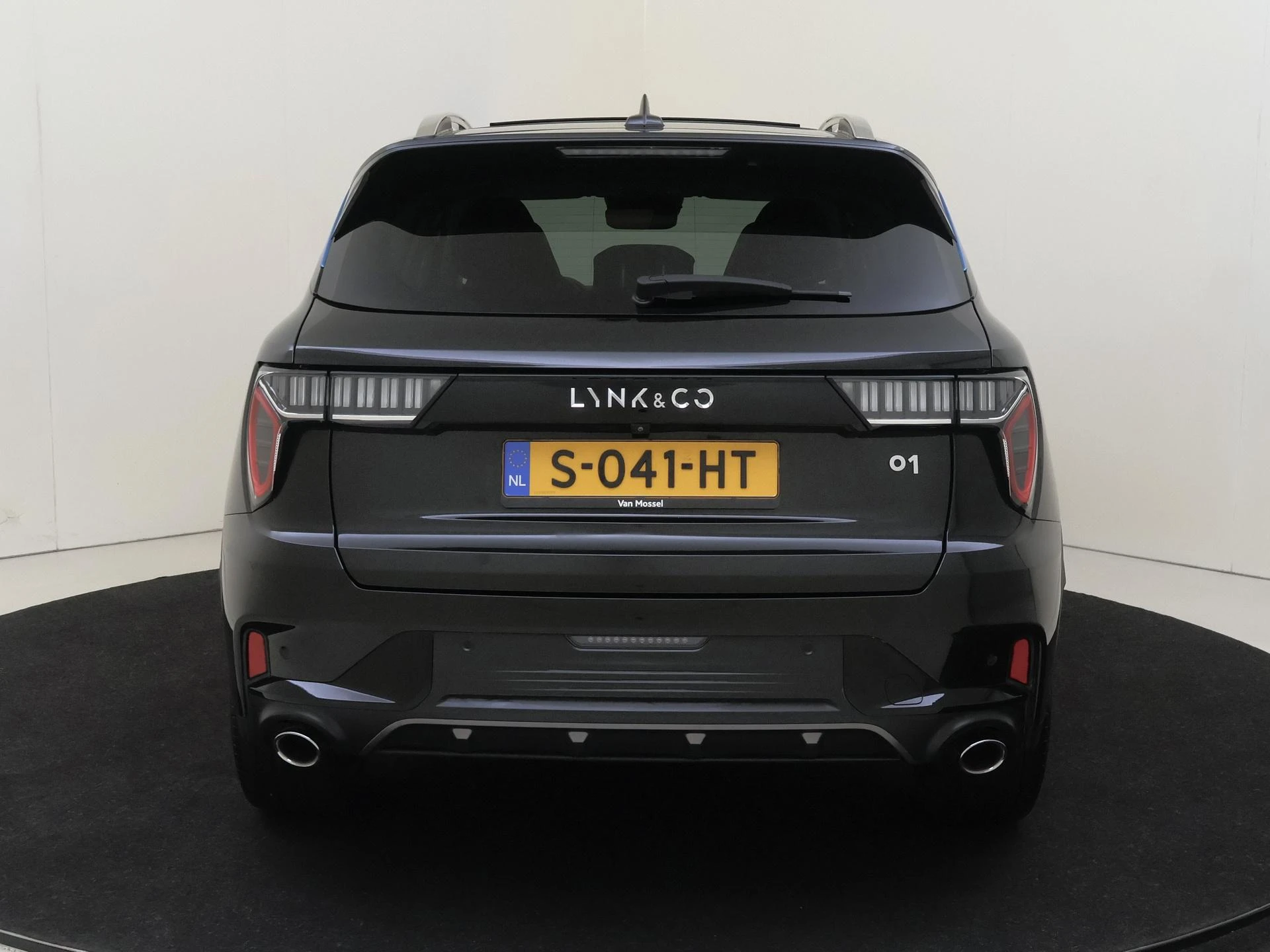 Lynk & Co-01-image-6