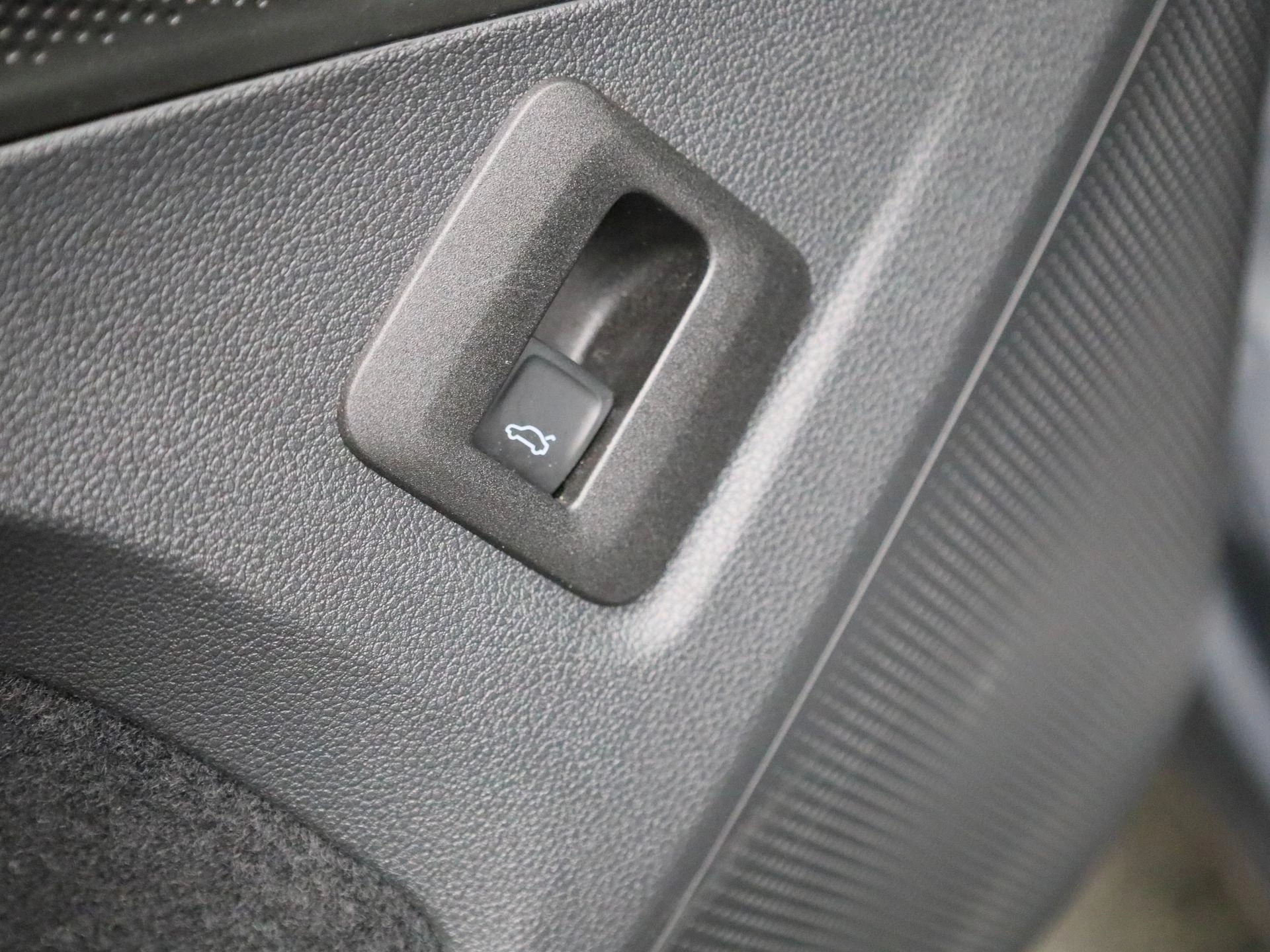 Volkswagen-Tiguan-image-36