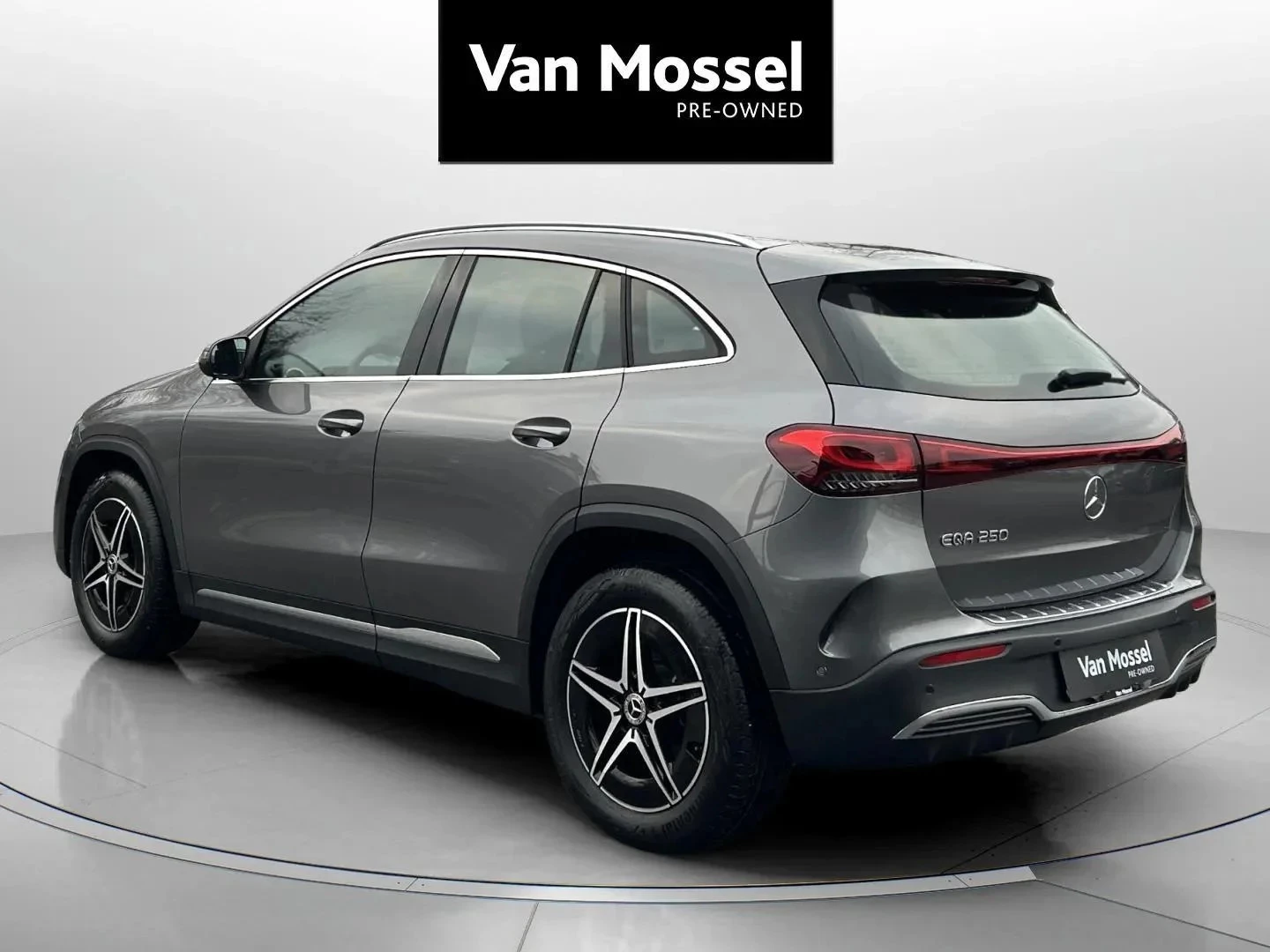 Mercedes-Benz-EQA-image-7