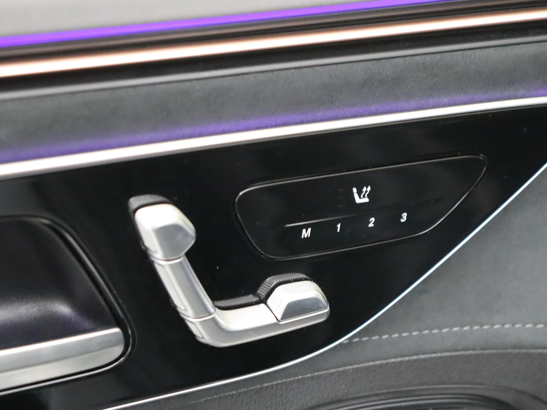 Mercedes-Benz-EQE-image-23