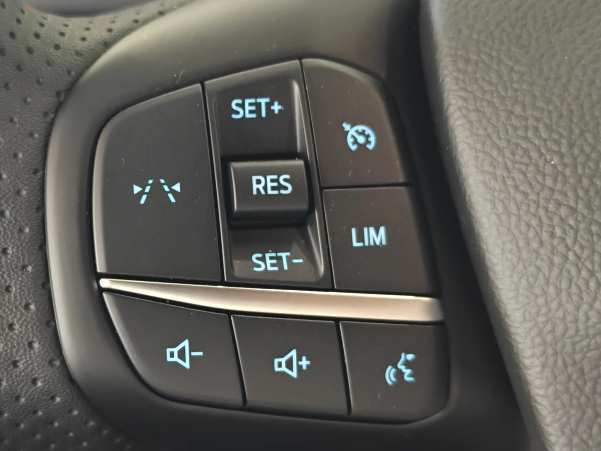 Ford-Kuga-image-10
