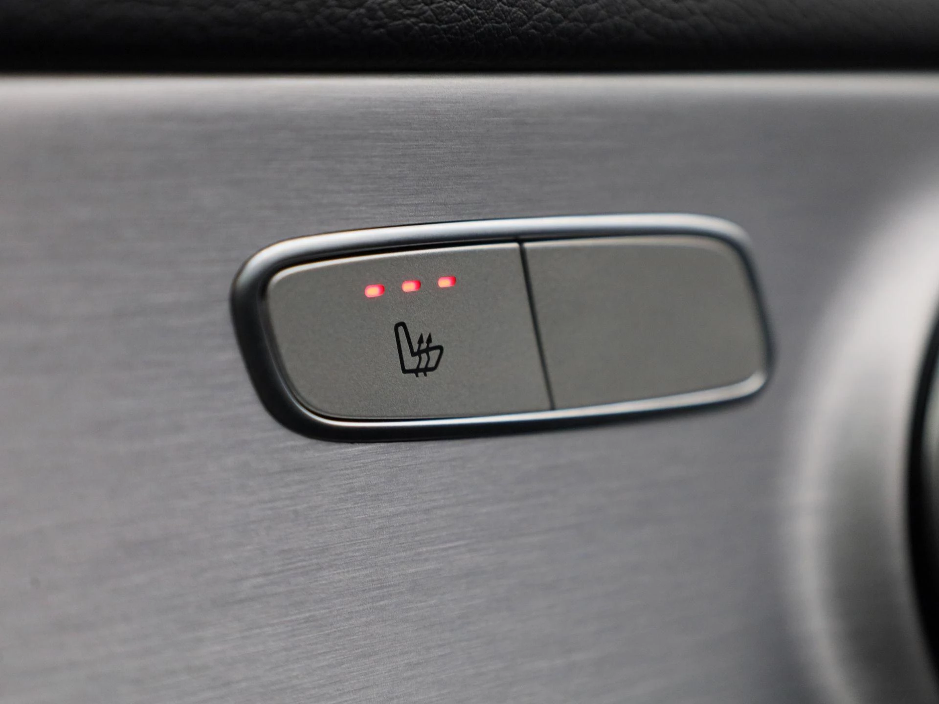Mercedes-Benz-C-Klasse-image-31