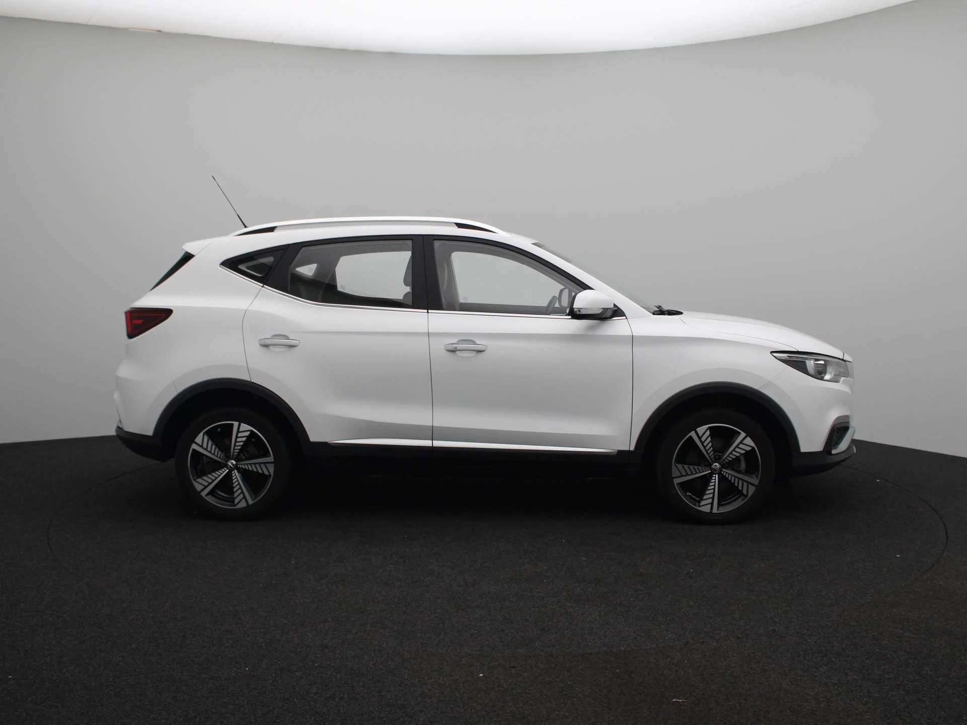 MG-ZS EV-image-5