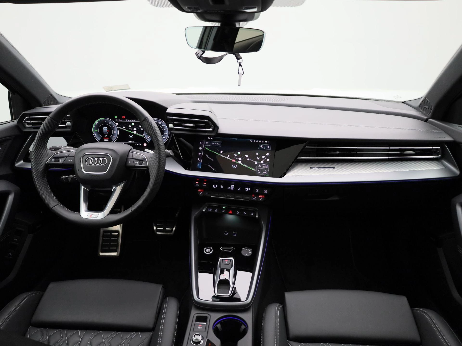 Audi A3 Sportback 45 TFSI e S edition Competition 272 PK