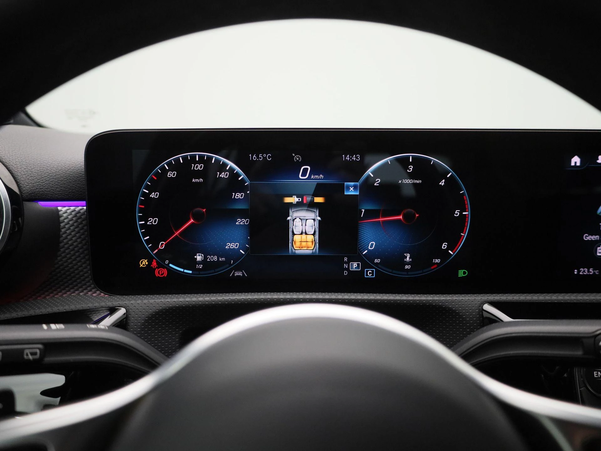 Mercedes-Benz-A-Klasse-image-12