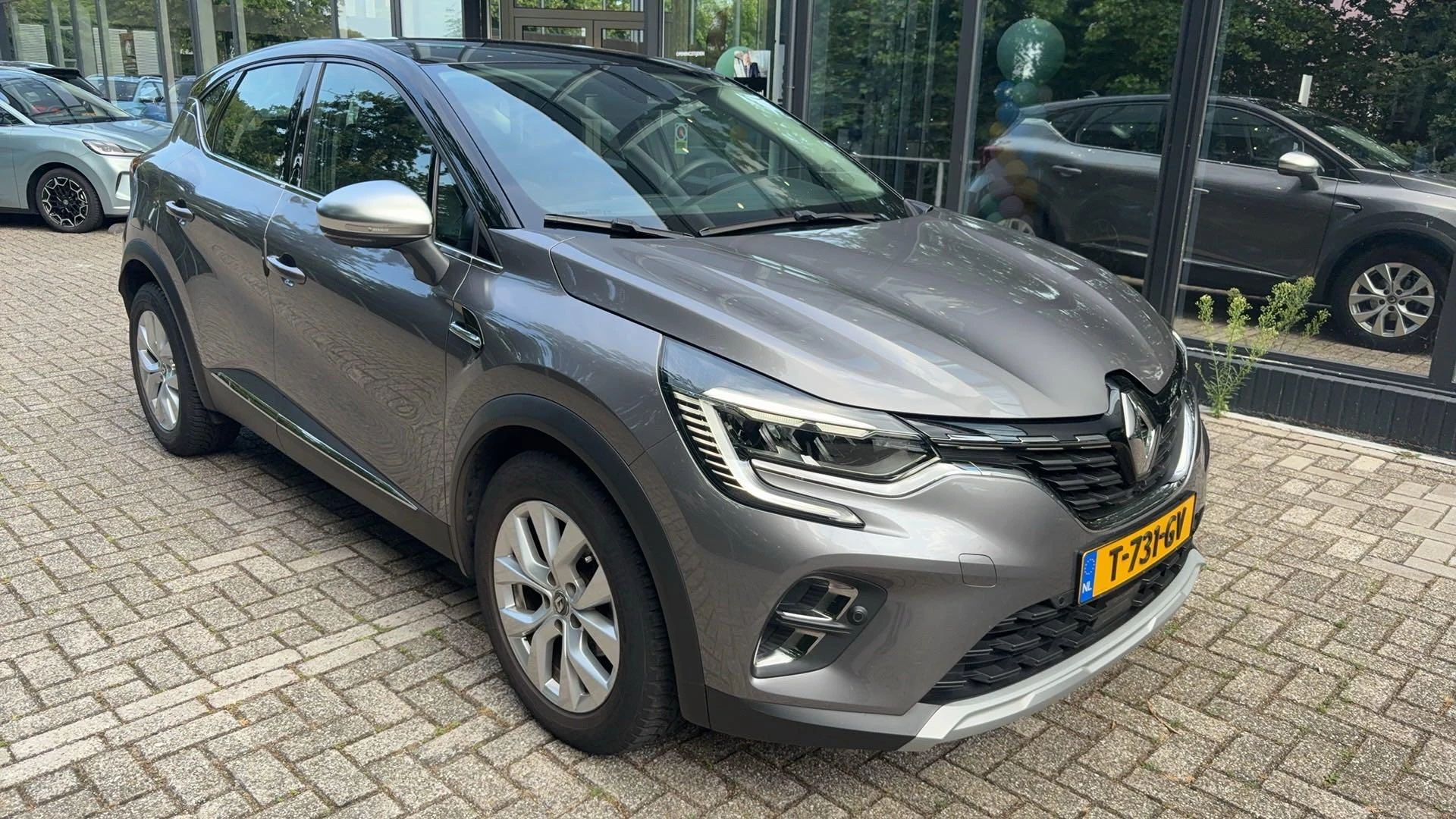 Renault-Captur-image-3