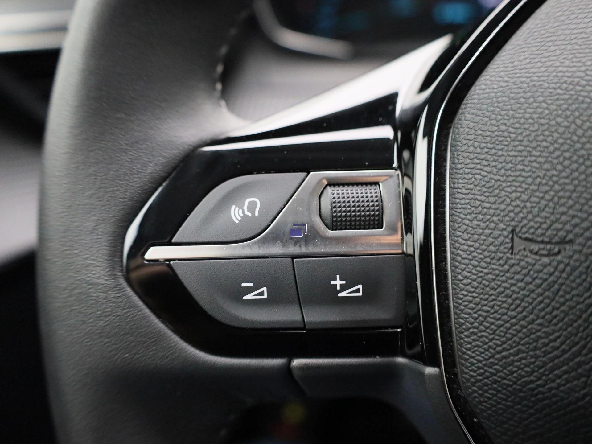 Peugeot-e-208-image-20