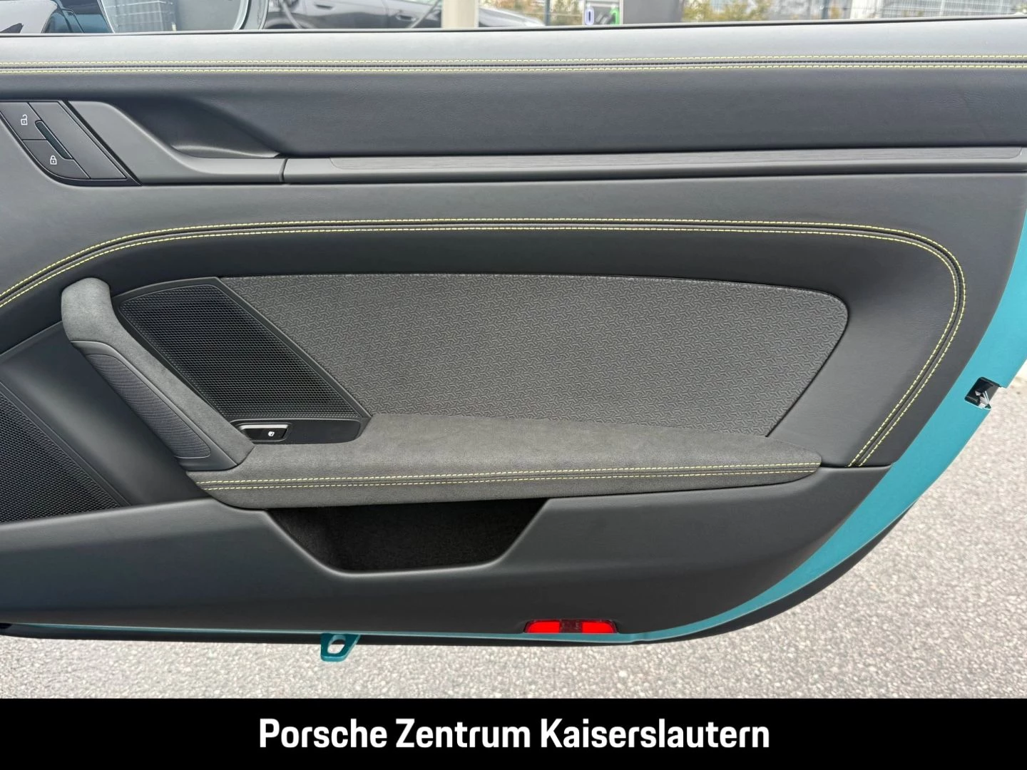 Porsche 911 992 Carrera 4 GTS Cabriolet Liftsystem-VA carrera