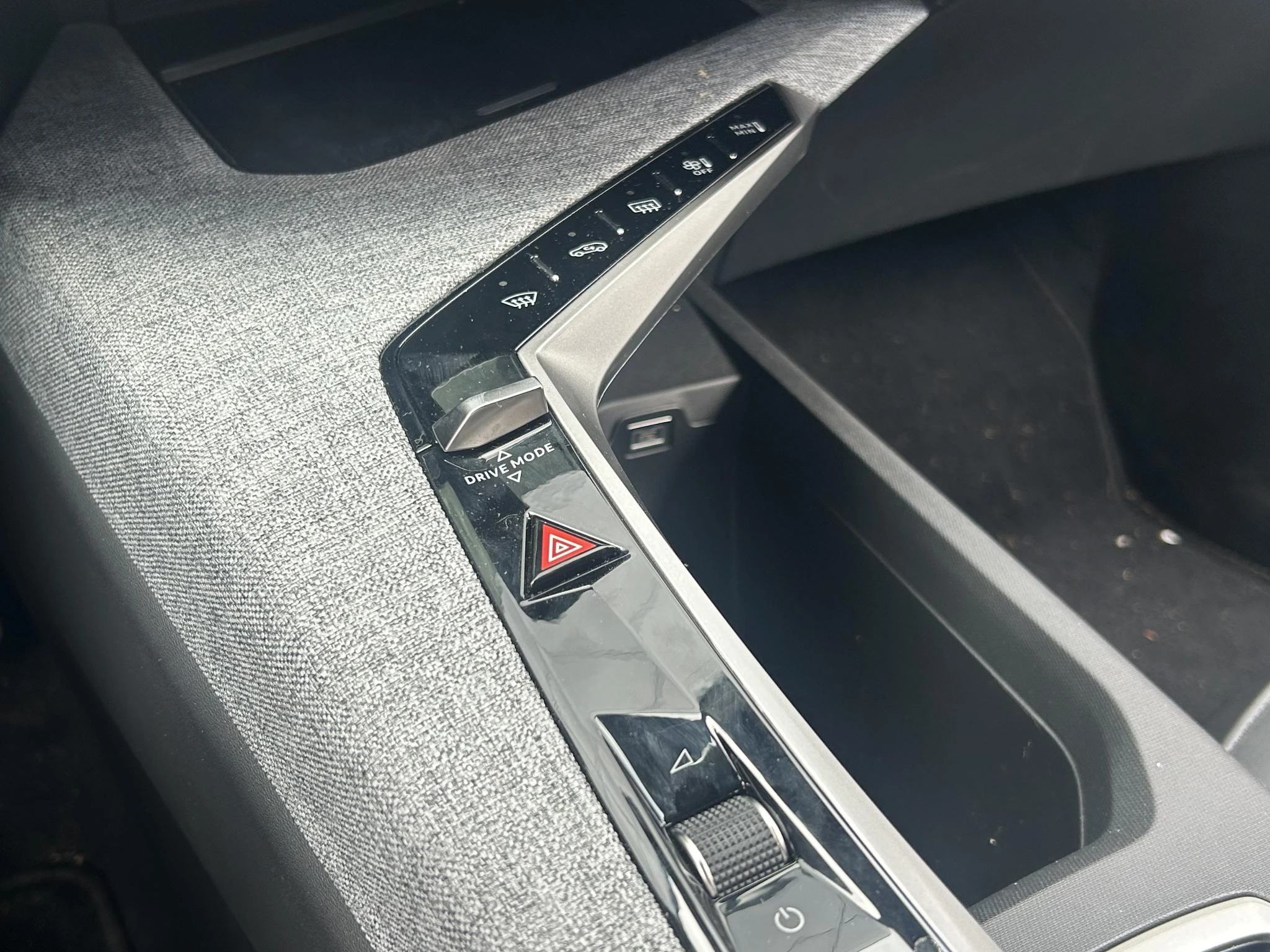 Peugeot-e-5008-image-18