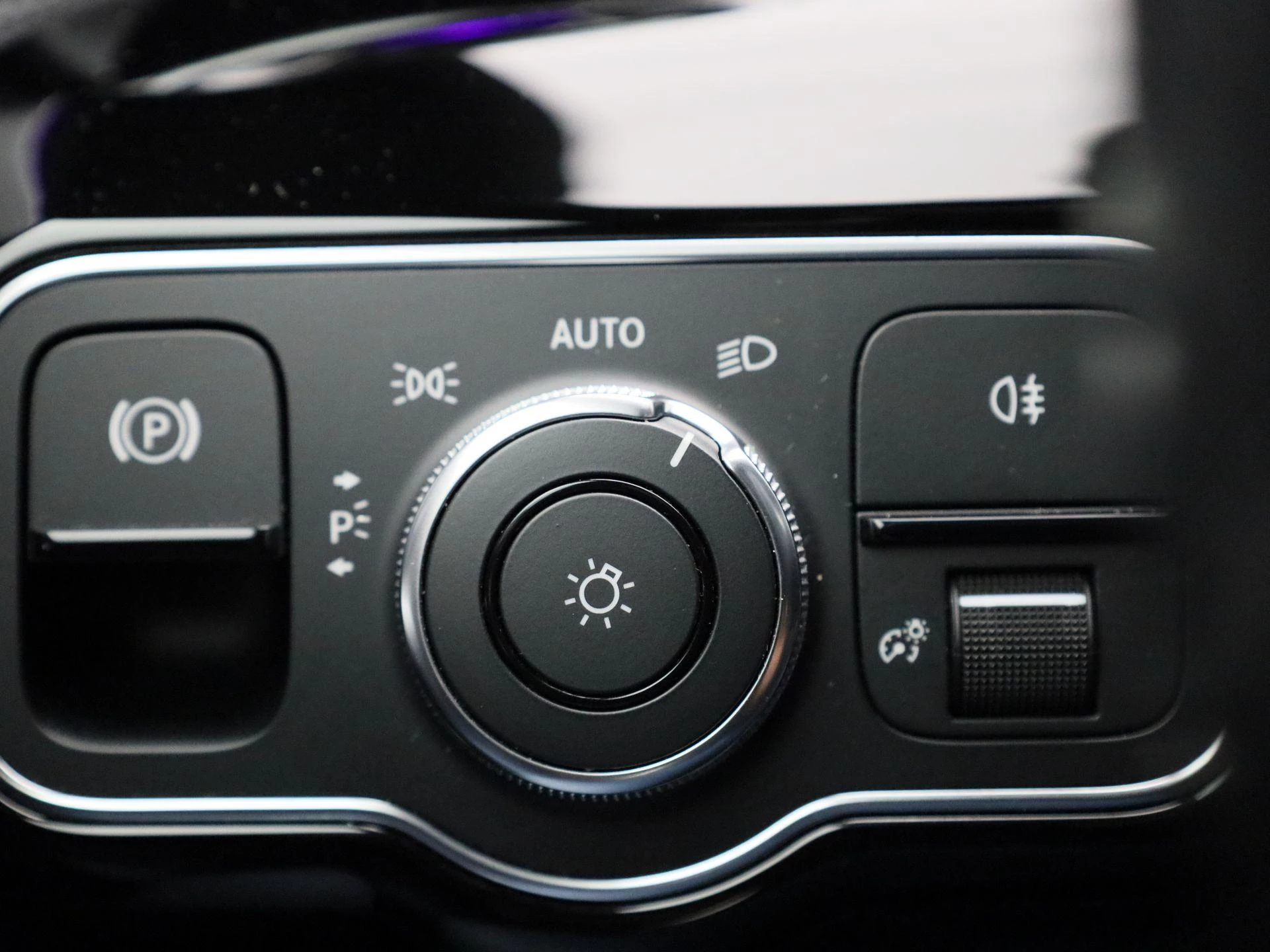Mercedes-Benz-CLA-image-31