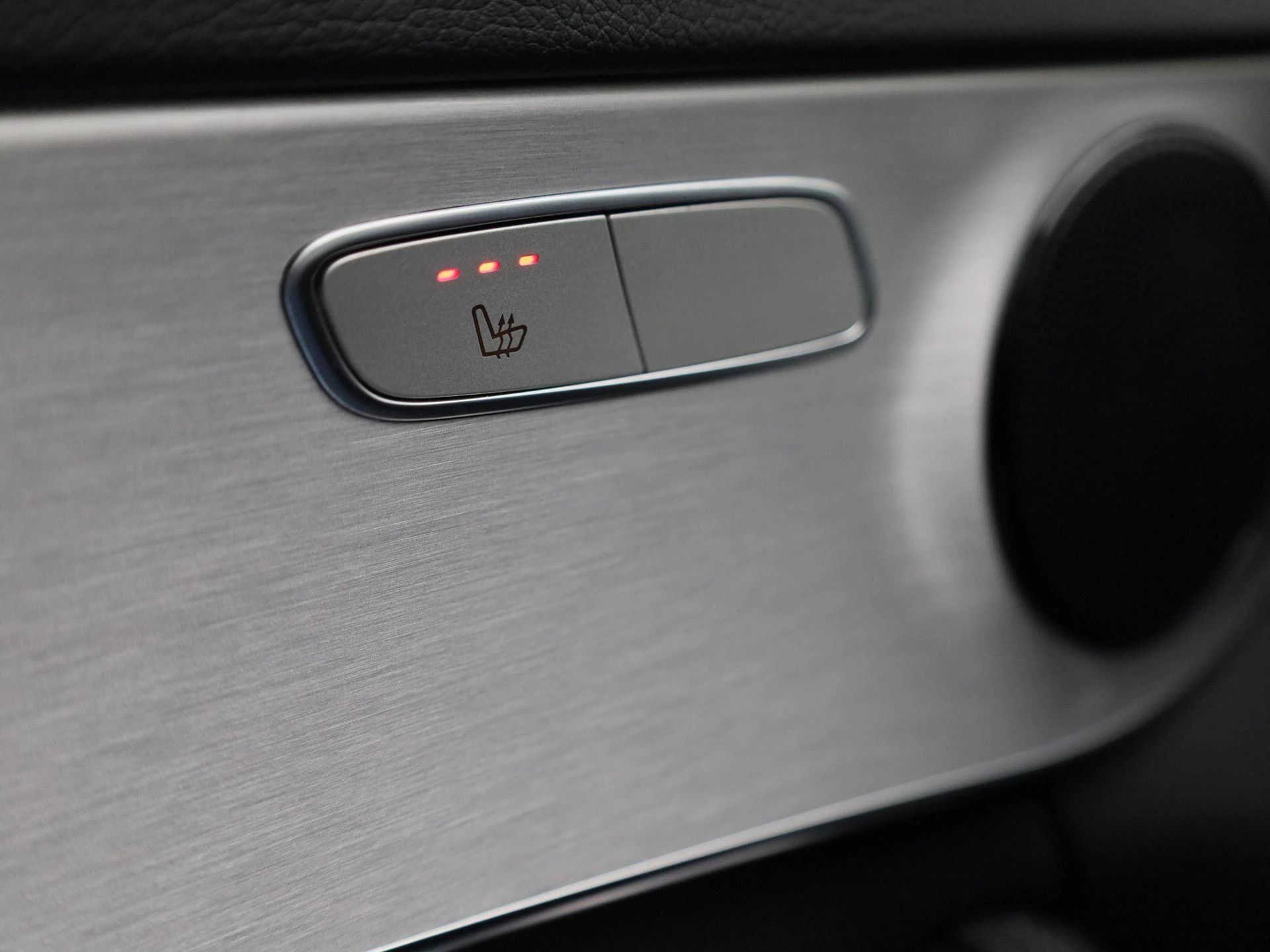 Mercedes-Benz-C-Klasse-image-28