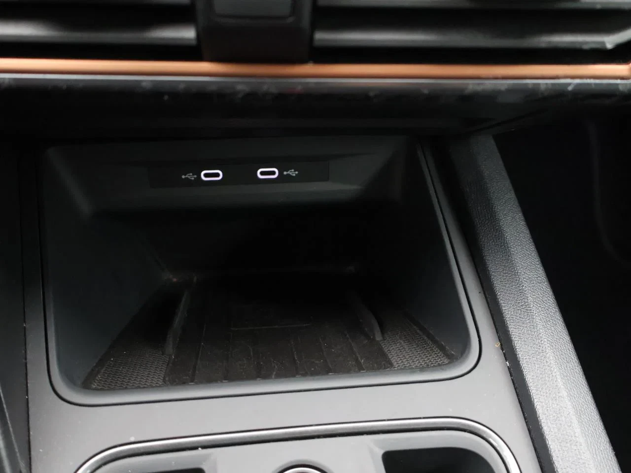CUPRA Leon Sportstourer ST e-Hybrid (PHEV) Leon Break 1.4e-PHEV 204PK *AUTOMAAT*LEDER*SPORTZETESL*CAMERA*PDC*CRUISE*NAVI*APP-CONNECT*AIRCO*...*