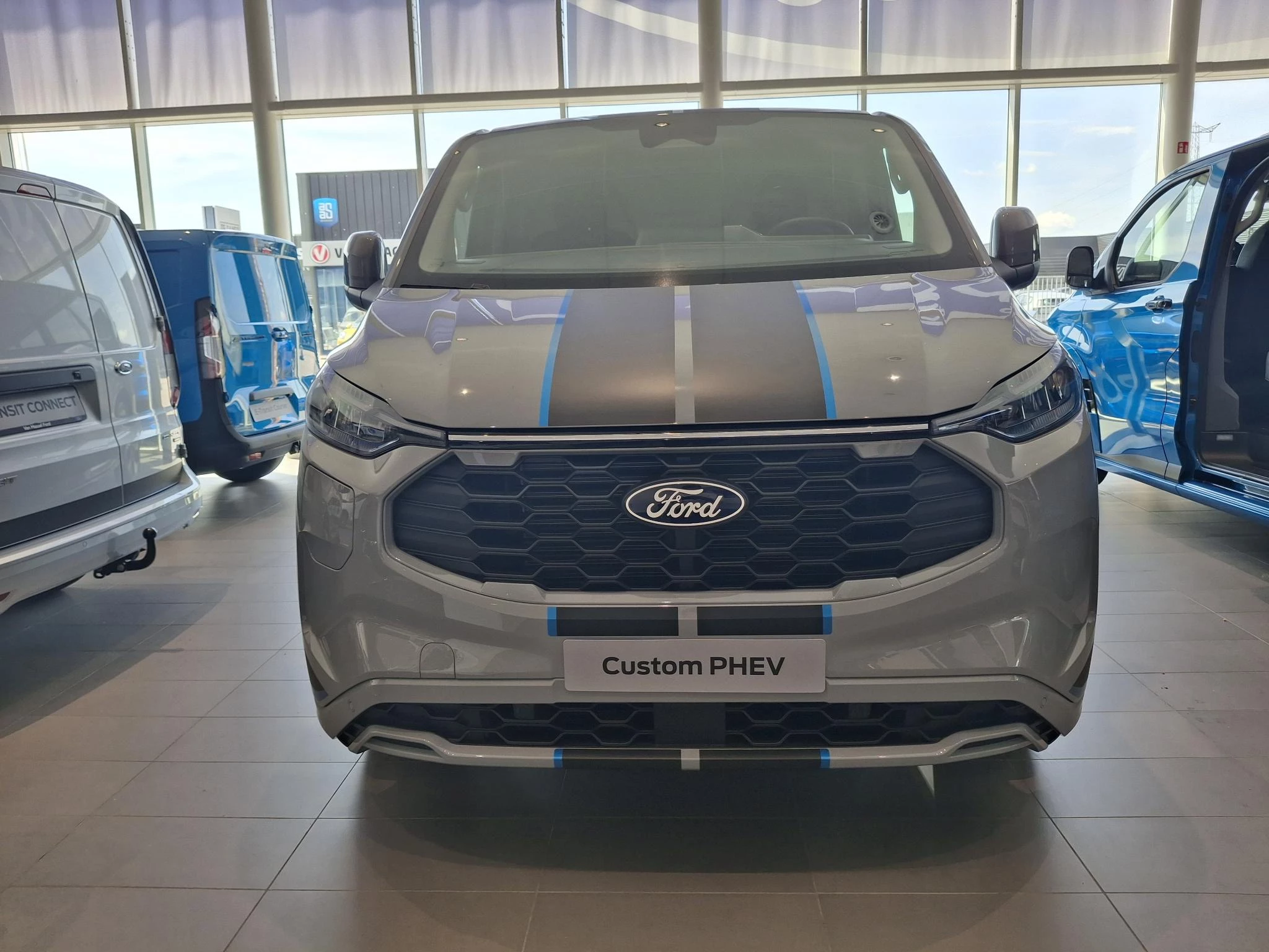 Ford-Transit Custom-image-1