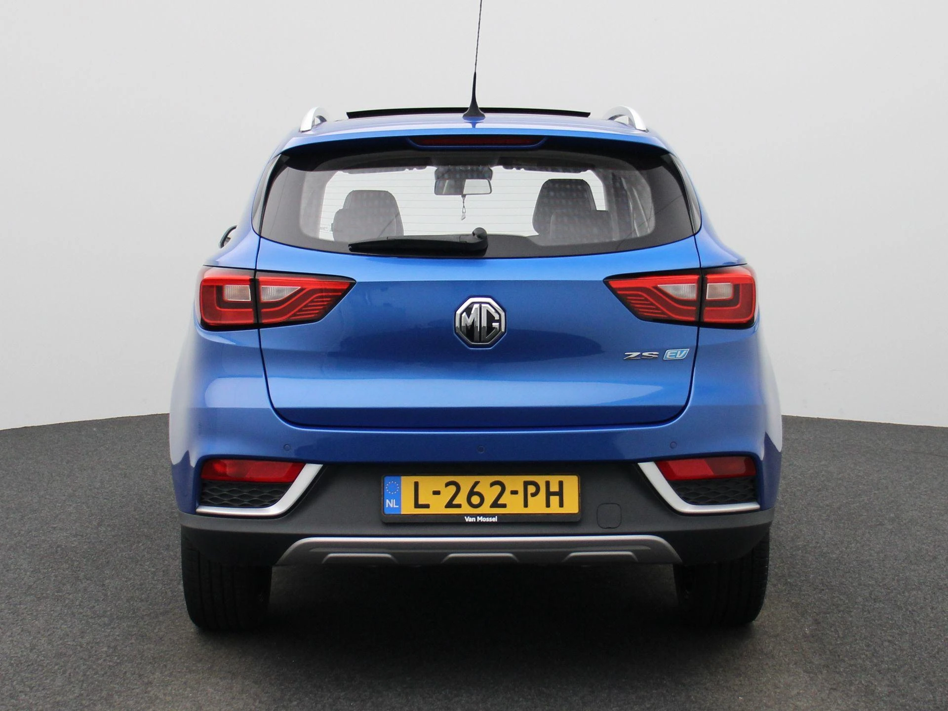 MG-ZS EV-image-4