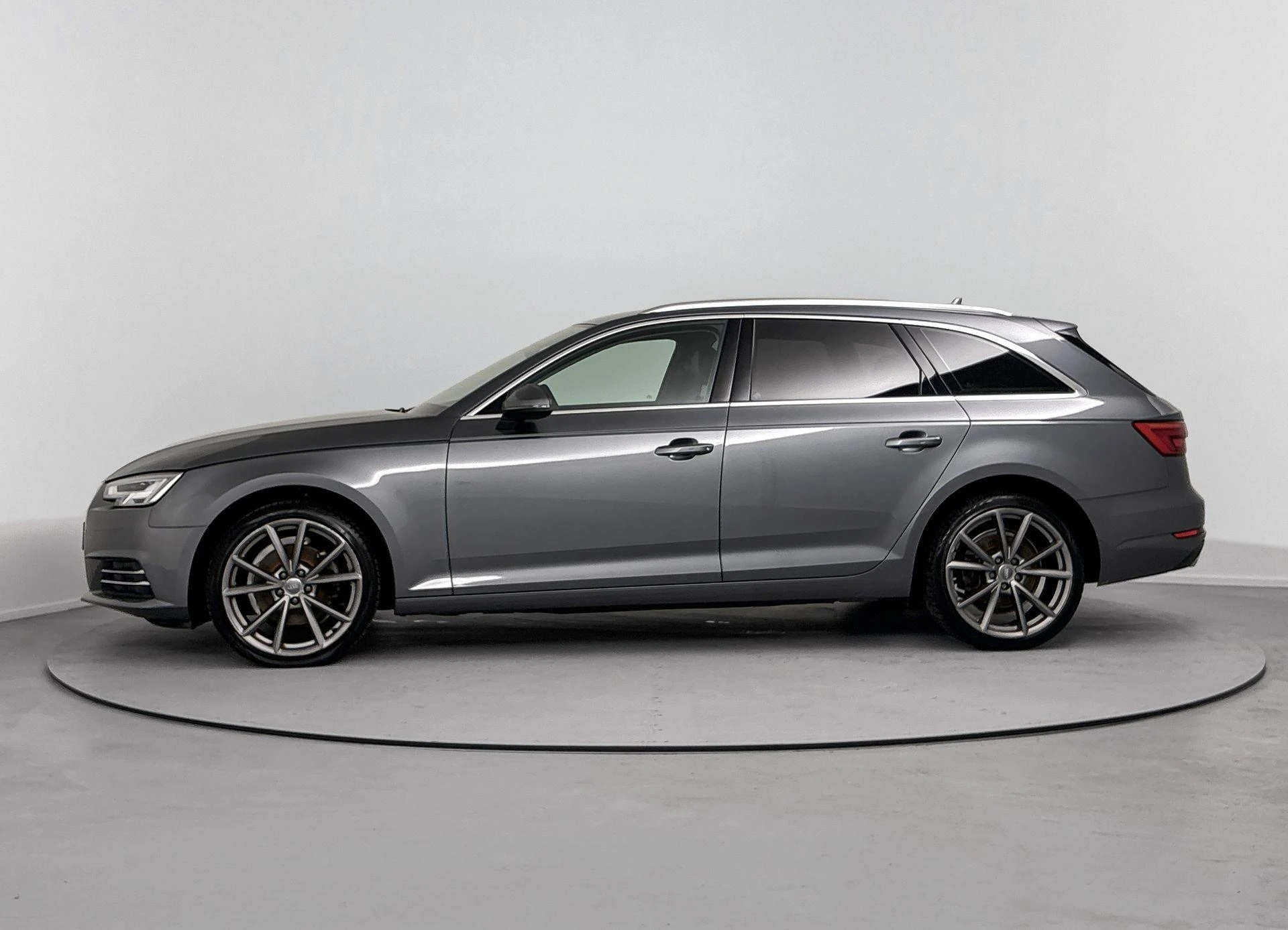 Audi-A4-image-1