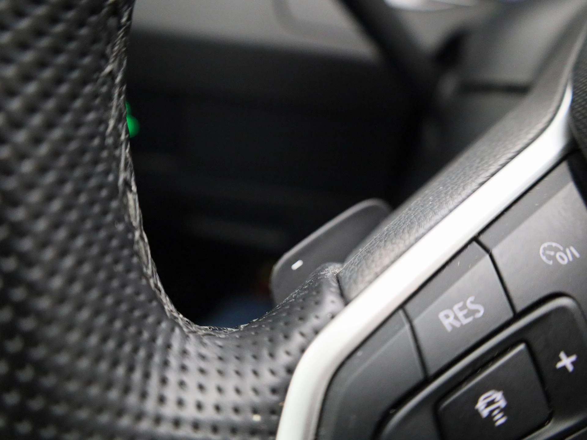 Volkswagen-Passat-image-29