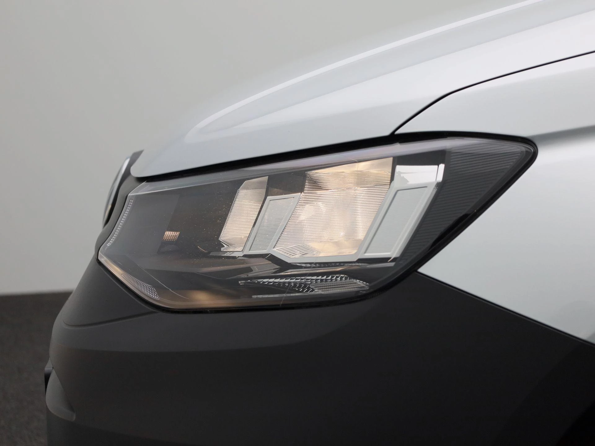 Volkswagen-Caddy-image-20