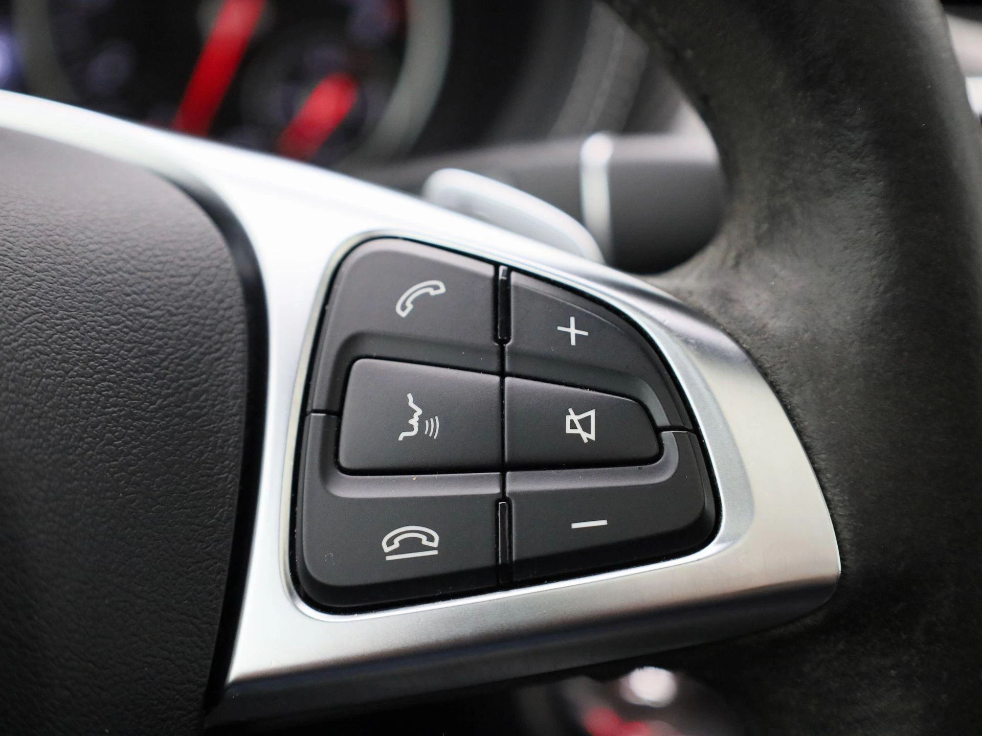 Mercedes-Benz-B-Klasse-image-25