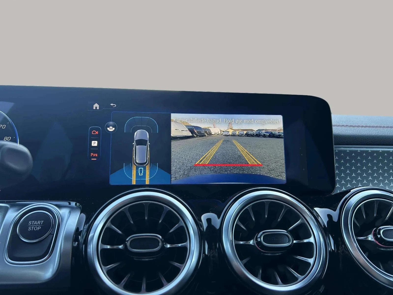 Mercedes-Benz-EQB-image-17