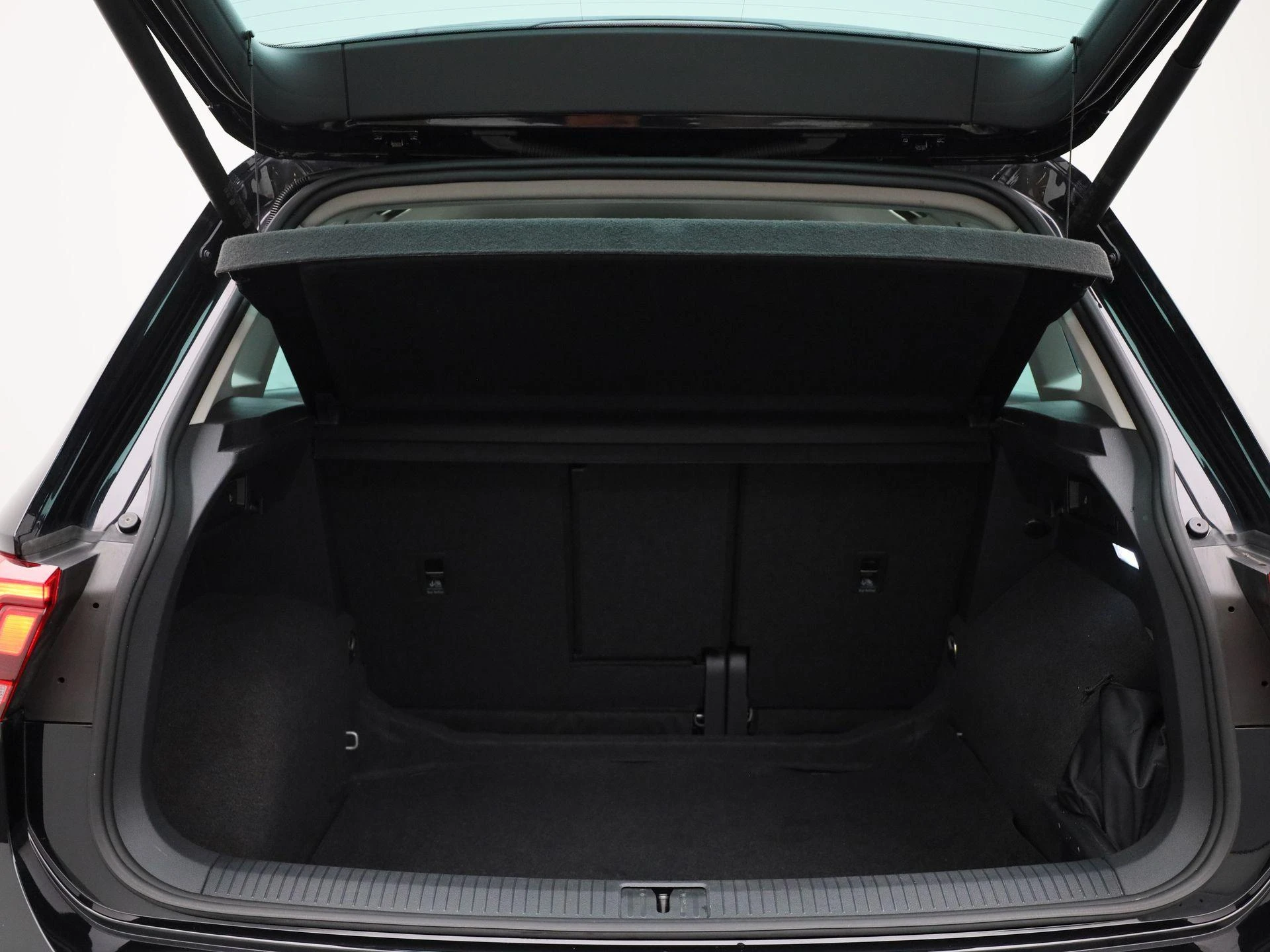 Volkswagen-Tiguan-image-15