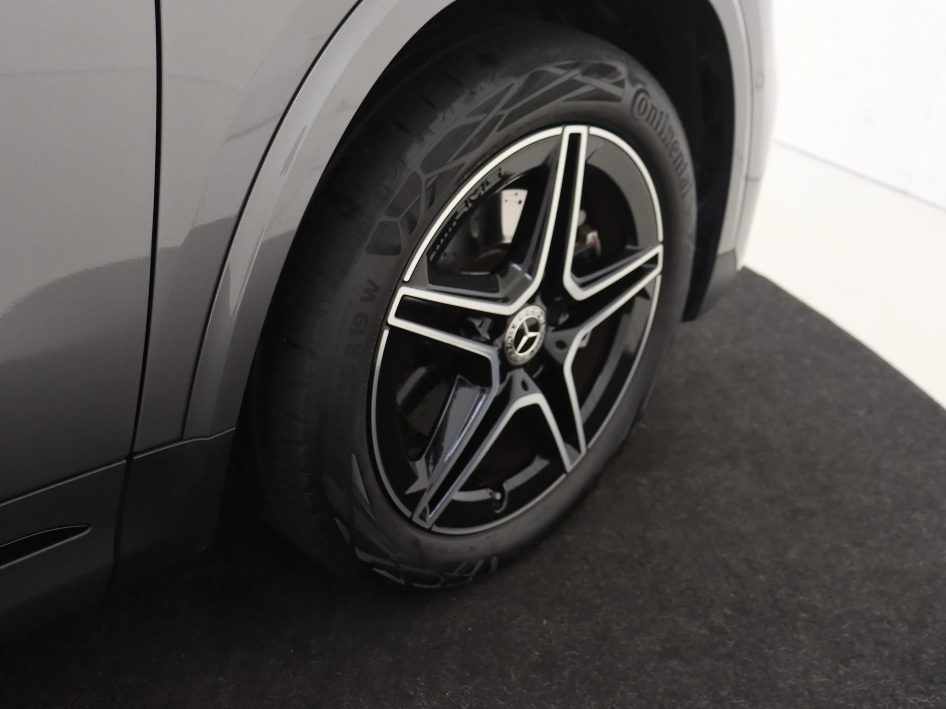 Mercedes-Benz-GLA-image-31
