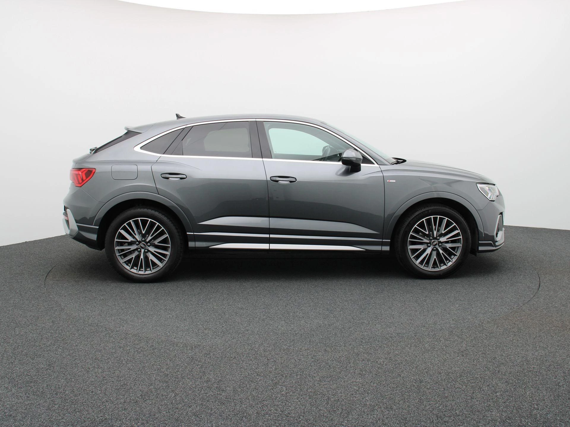 Audi-Q3-image-6