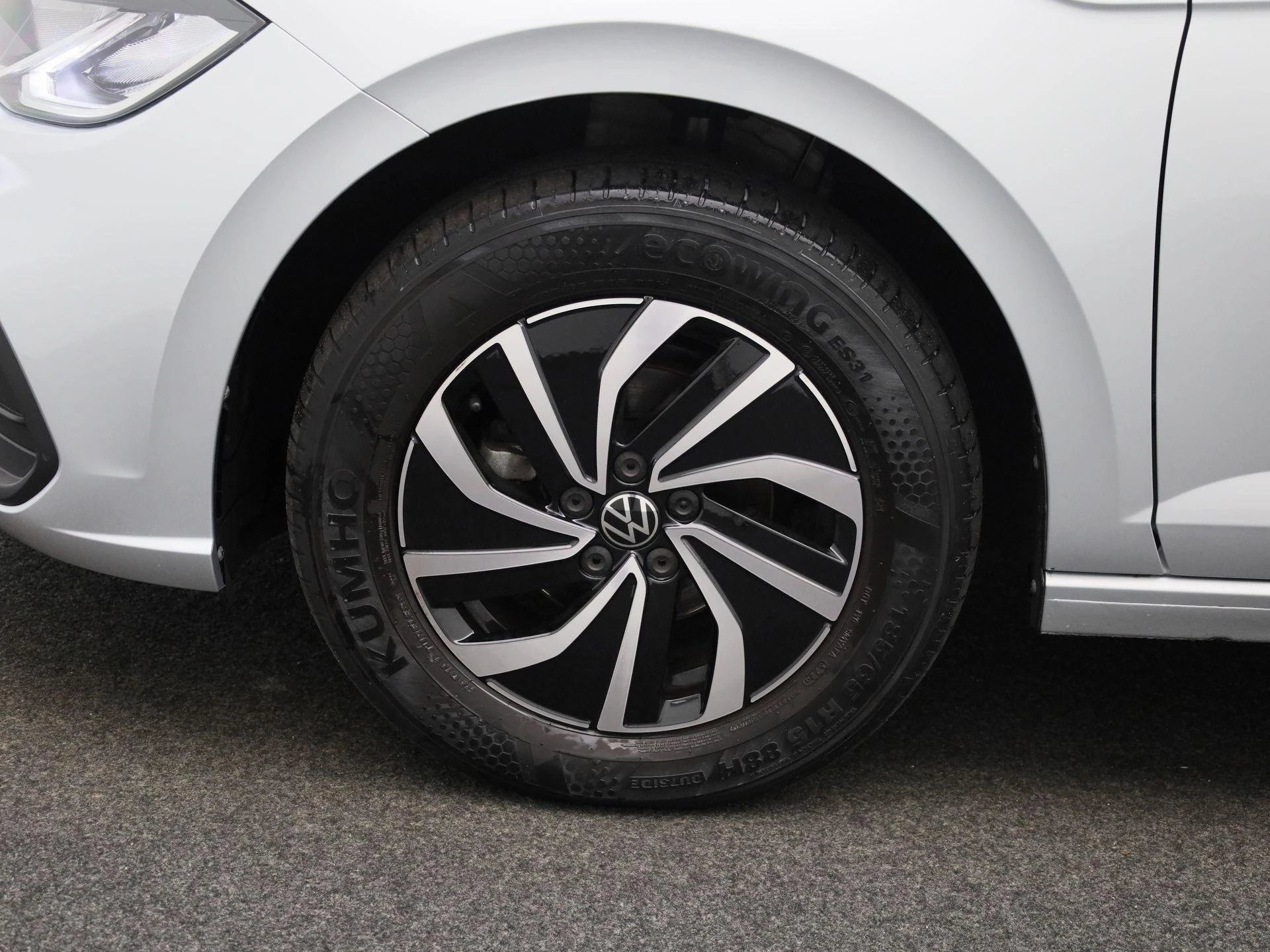 Volkswagen-Polo-image-10