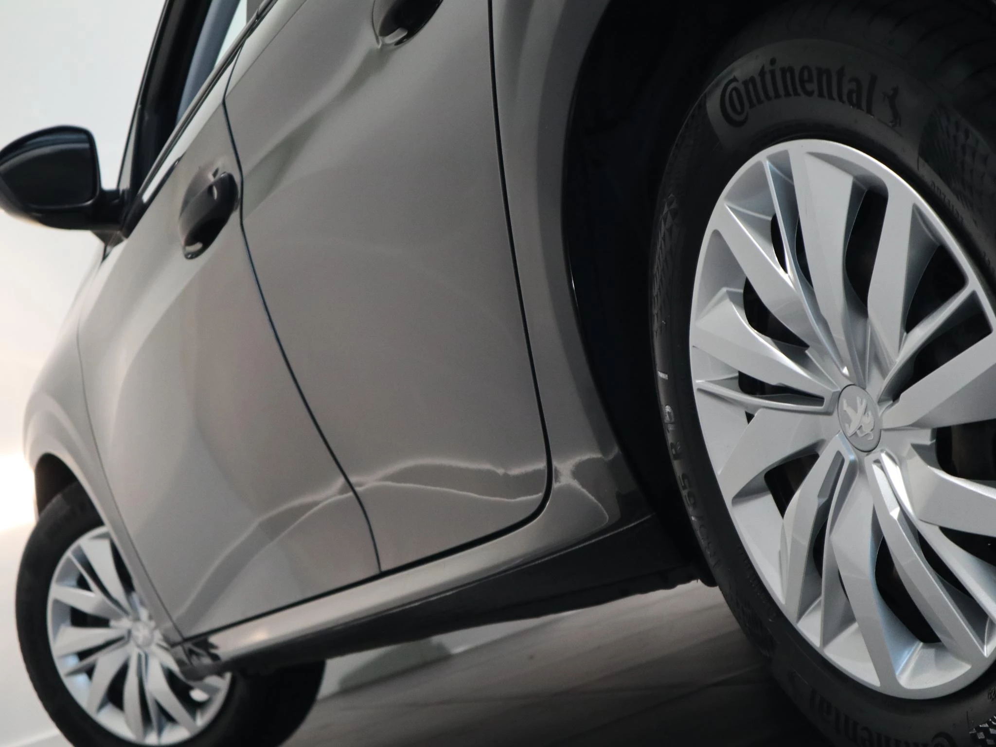 Peugeot-208-image-19