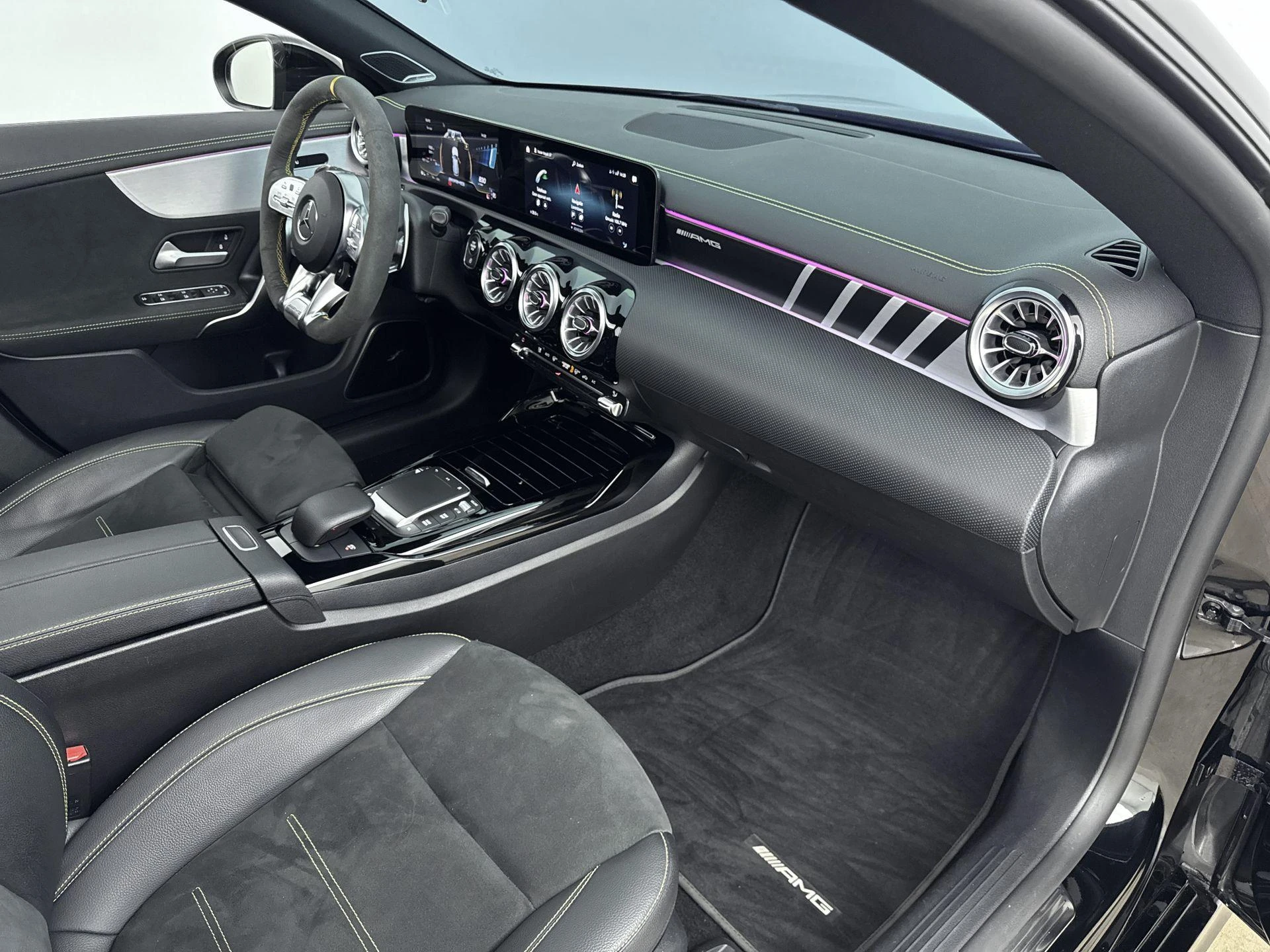 Mercedes-Benz-CLA-image-16