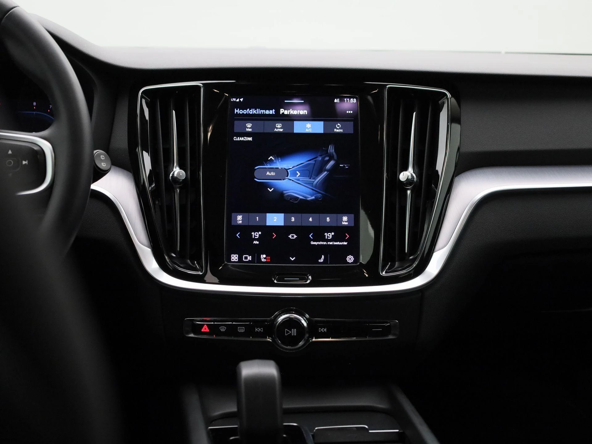 Volvo-V60-image-8