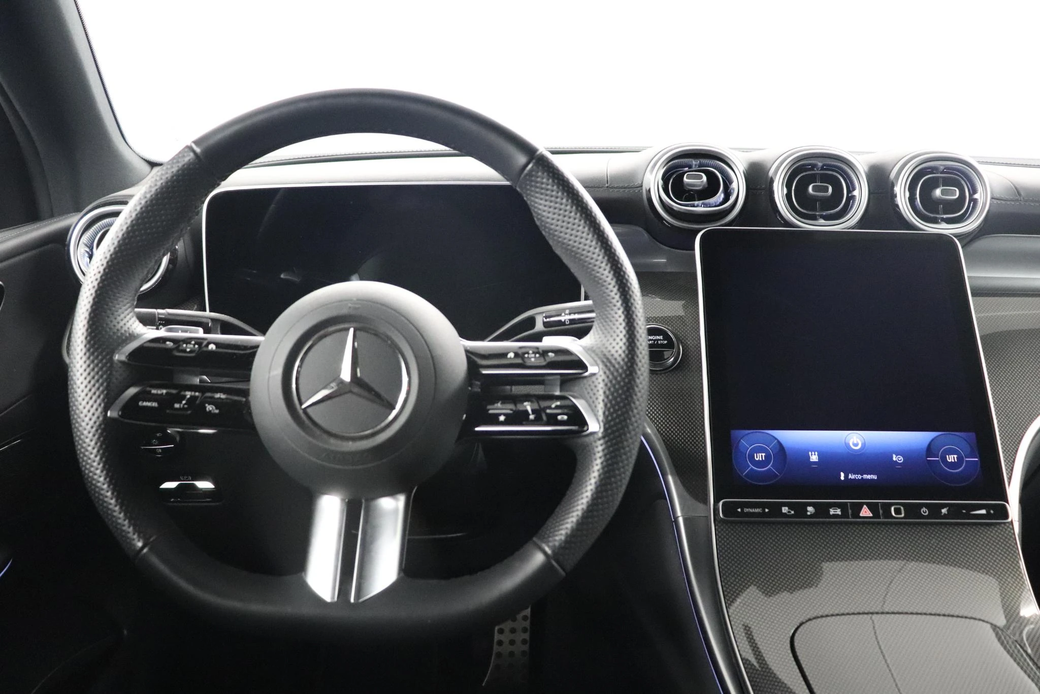 Mercedes-Benz-GLC-image-13