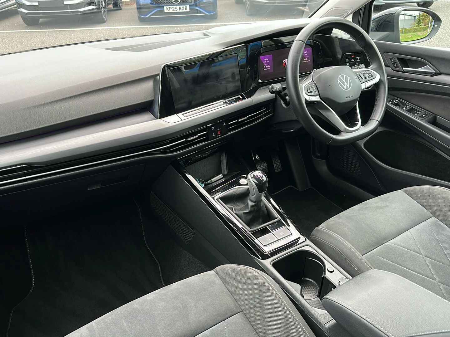 Volkswagen-Golf-image-1