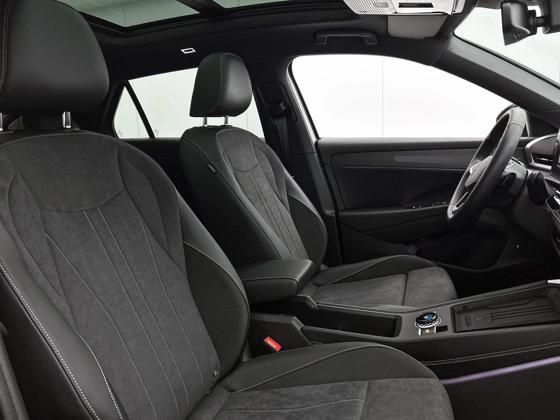 Volkswagen T-Roc 1.5 eTsi Style First Edition 116 PK Automaat