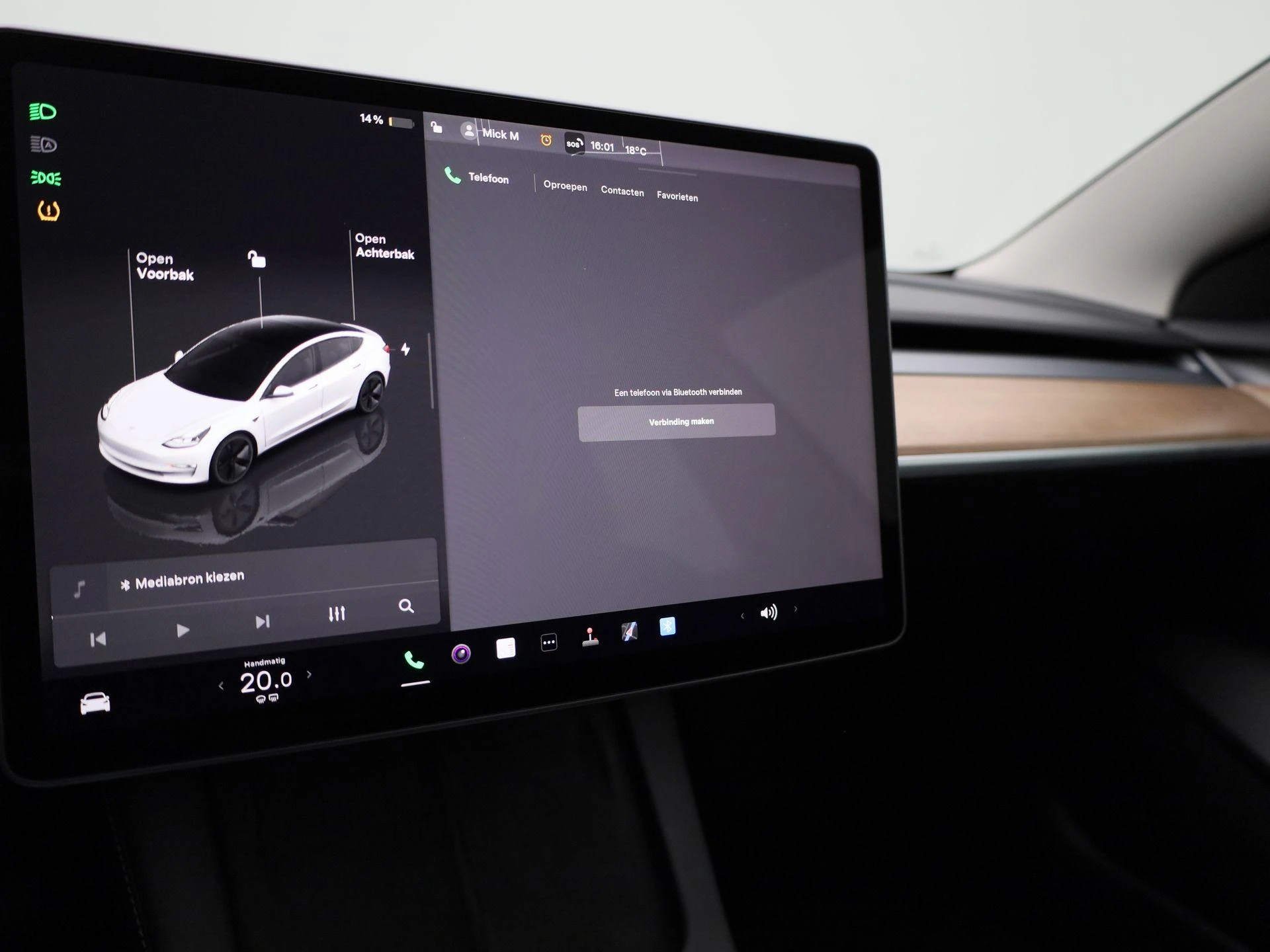 Tesla-Model 3-image-18