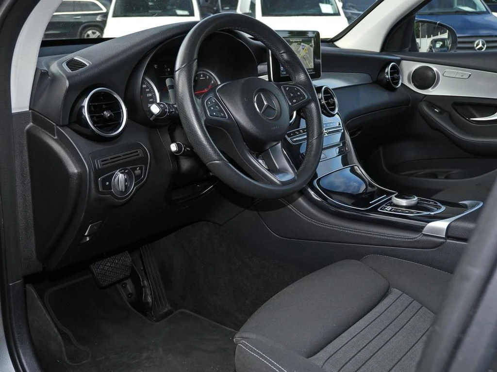 Mercedes-Benz-GLC 250-image-7