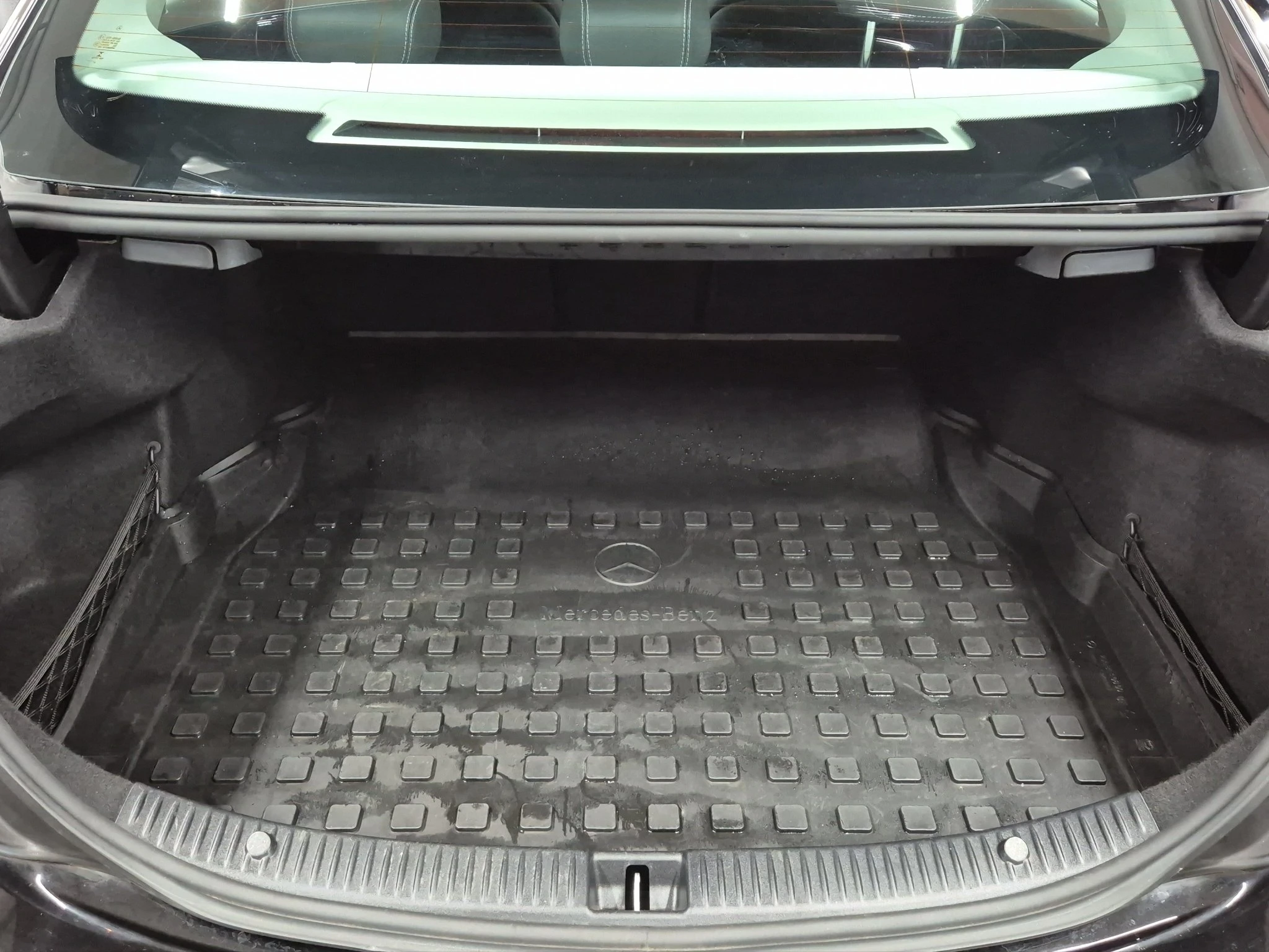 Mercedes-Benz-C-Klasse-image-16
