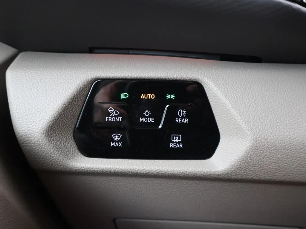 Volkswagen-Multivan-image-26