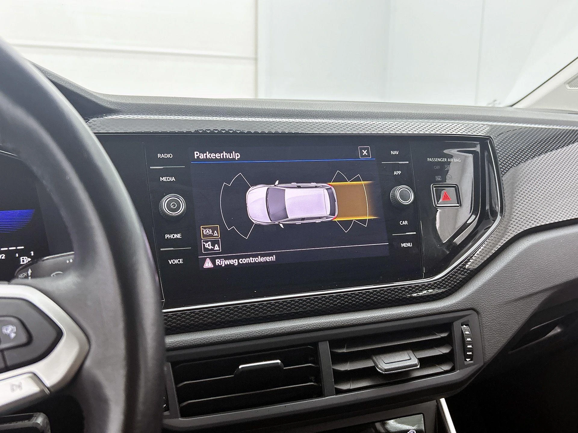 Volkswagen-Polo-image-13