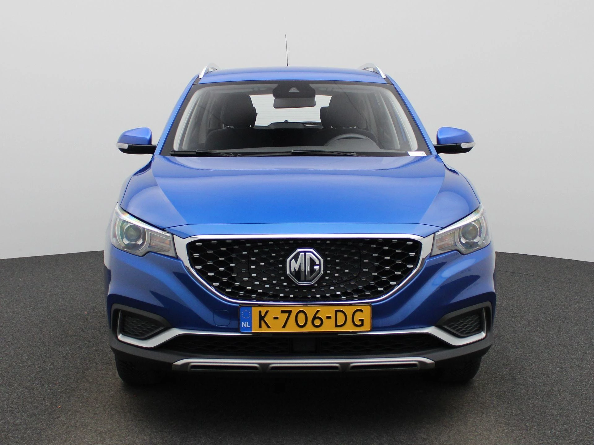MG-ZS EV-image-2