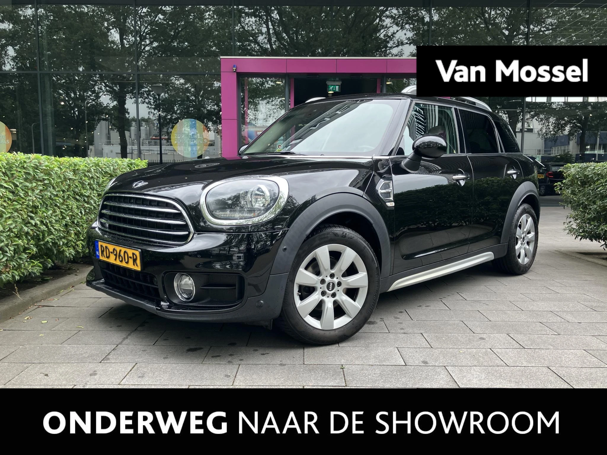 MINI-Countryman-image-0