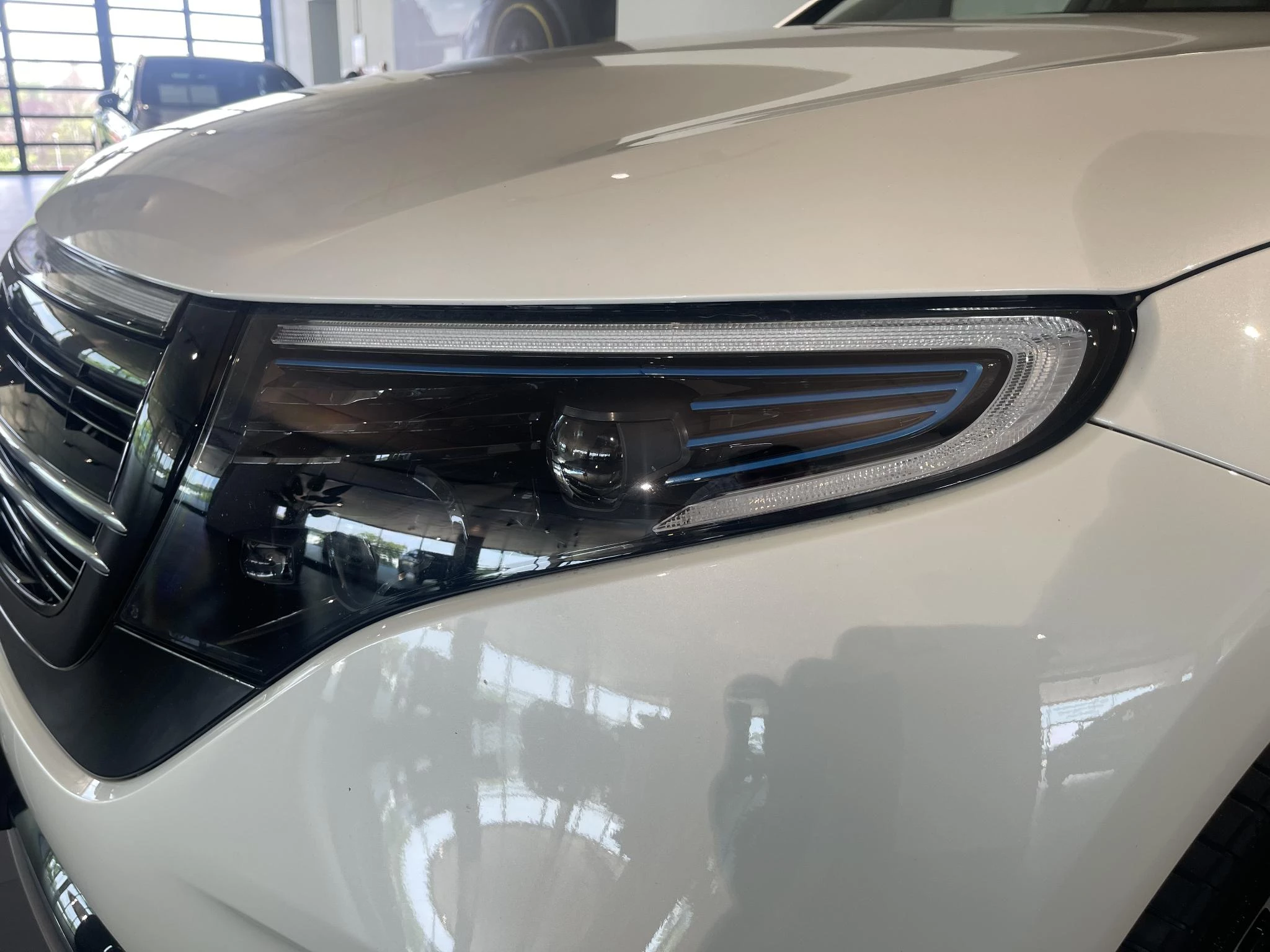 Mercedes-Benz EQC 400 4MATIC AMG LINE + LEDER EXCLUSIVE + CARPLAY + OPENDAK + BUMESTER +