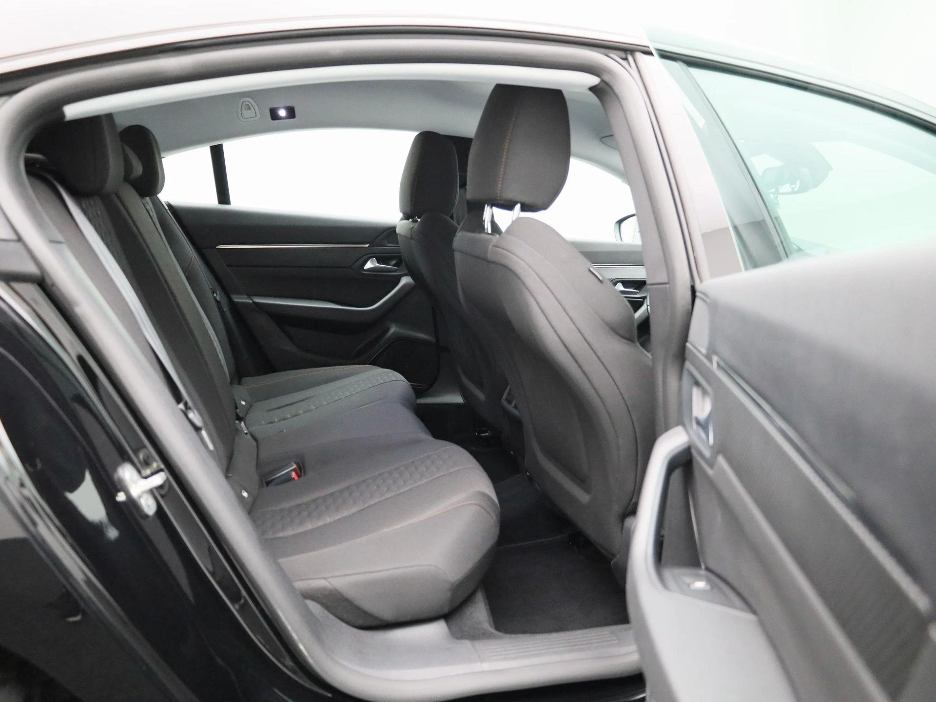 Peugeot-508-image-37