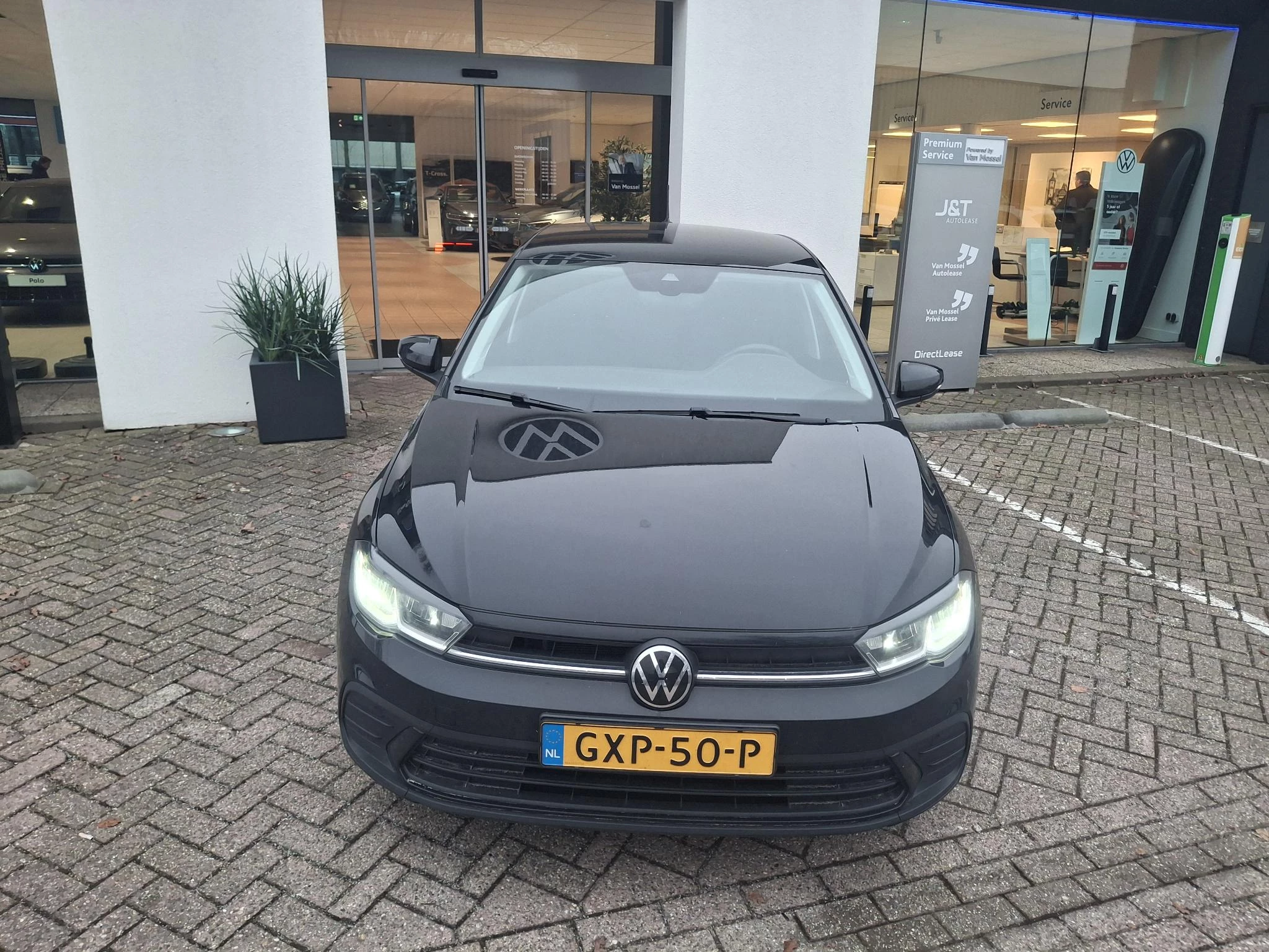 Volkswagen-Polo-image-1