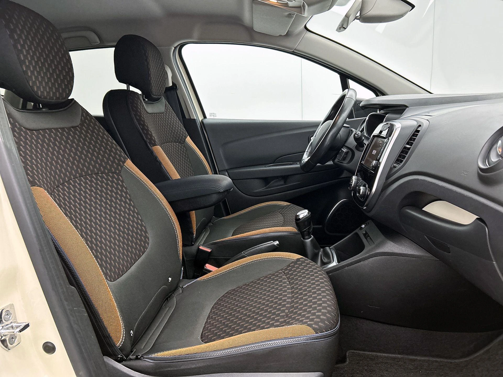 Renault-Captur-image-33