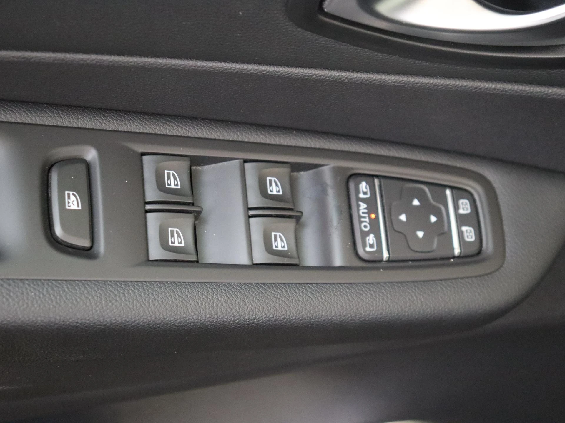 Renault-Captur-image-23