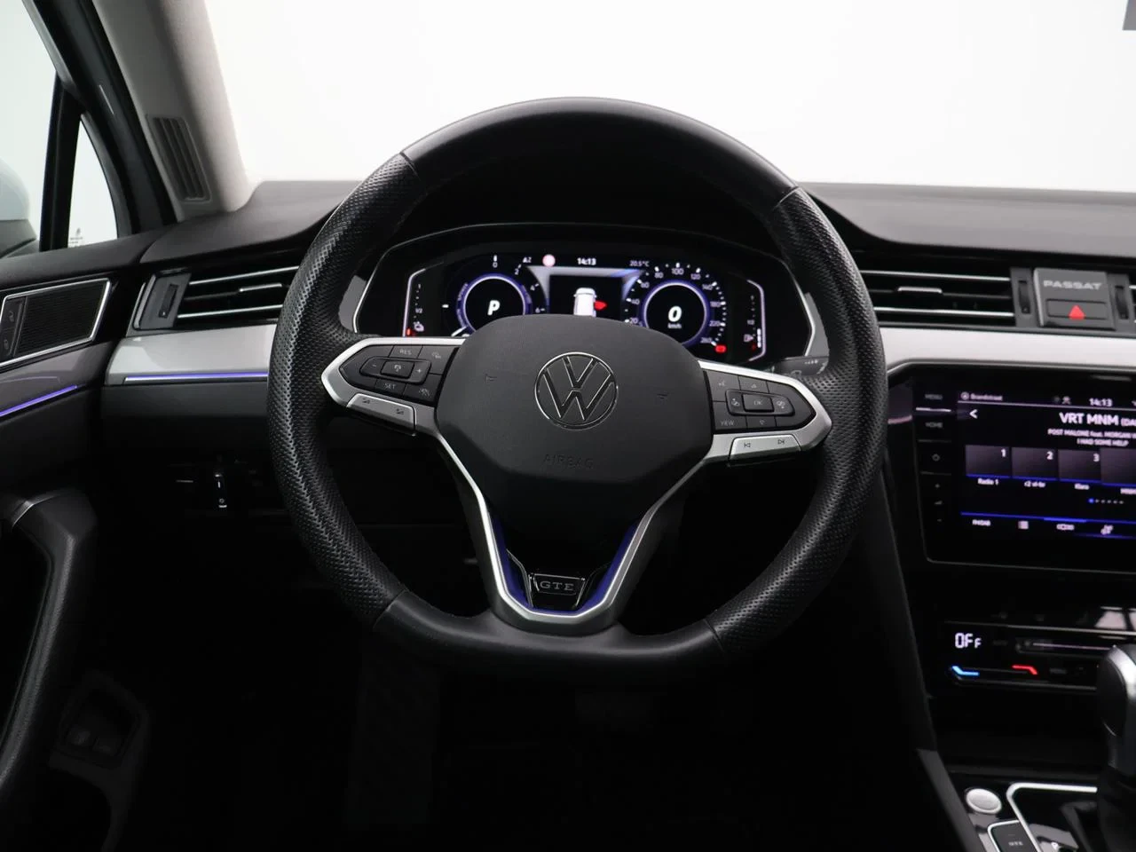 Volkswagen-Passat-image-11