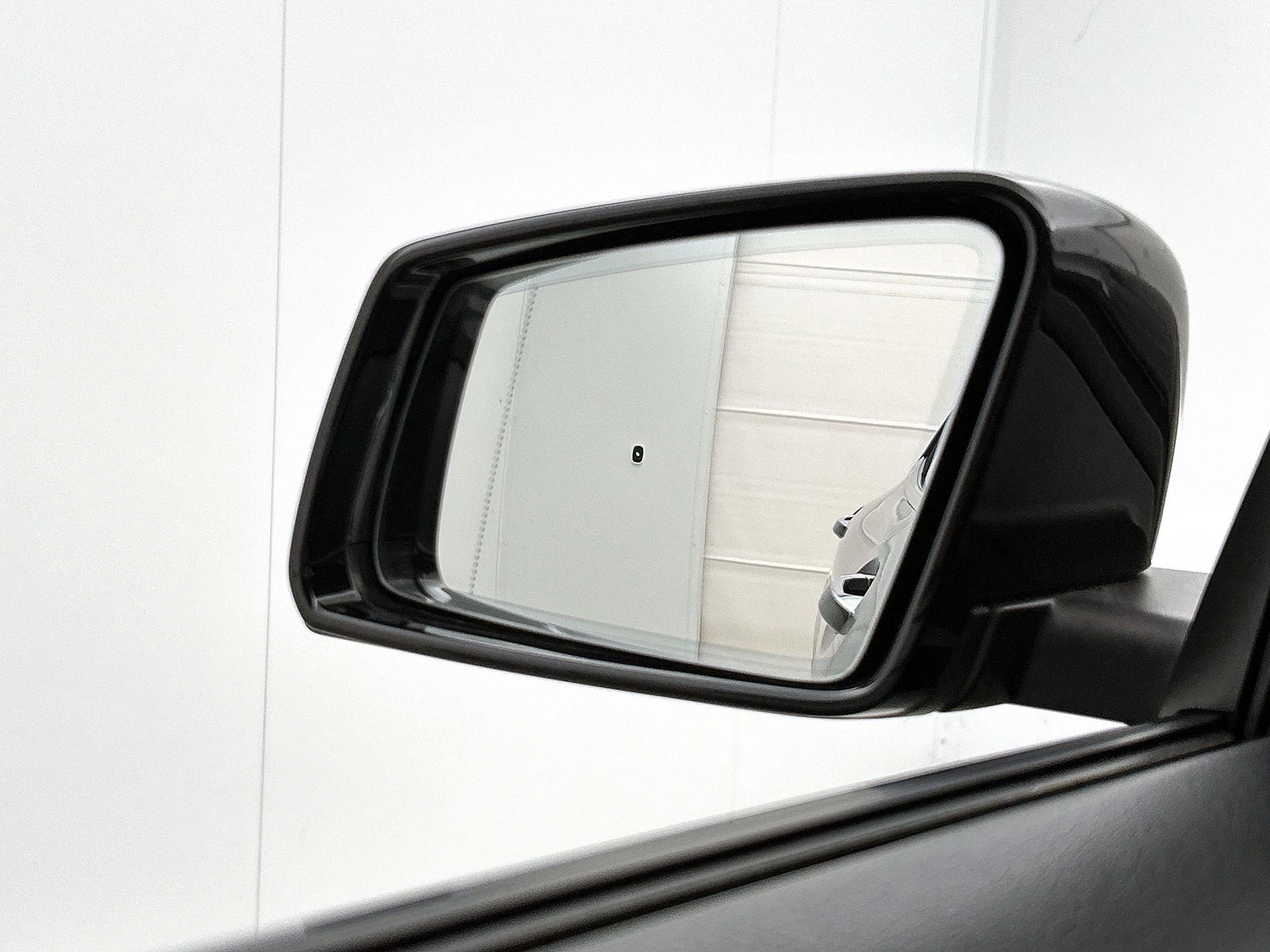 Mercedes-Benz-GLA-image-22